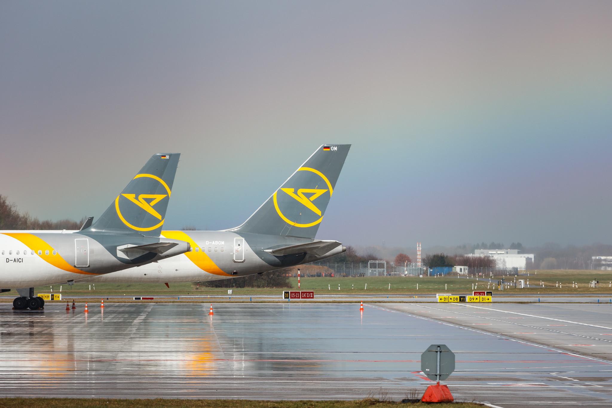 Hamburg Airport: Condor (DE / CFG) |  Airbus A320-212 A320 | D-AICI | MSN 1381