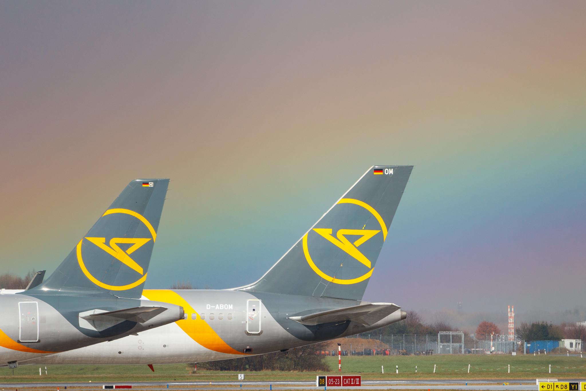 Hamburg Airport: Condor (DE / CFG) |  Airbus A320-212 A320 | D-AICI | MSN 1381