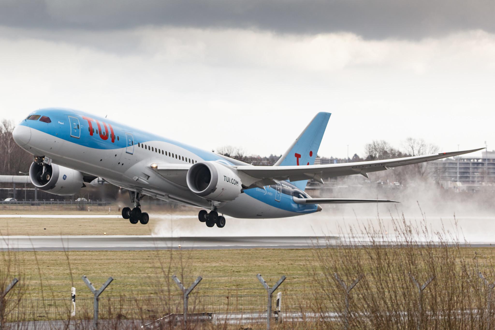 Hamburg Airport: TUI (X3 / TUI) | Operator: TUIfly Belgium |  Boeing 787-8 Dreamliner B788 | OO-LOE | MSN 36426