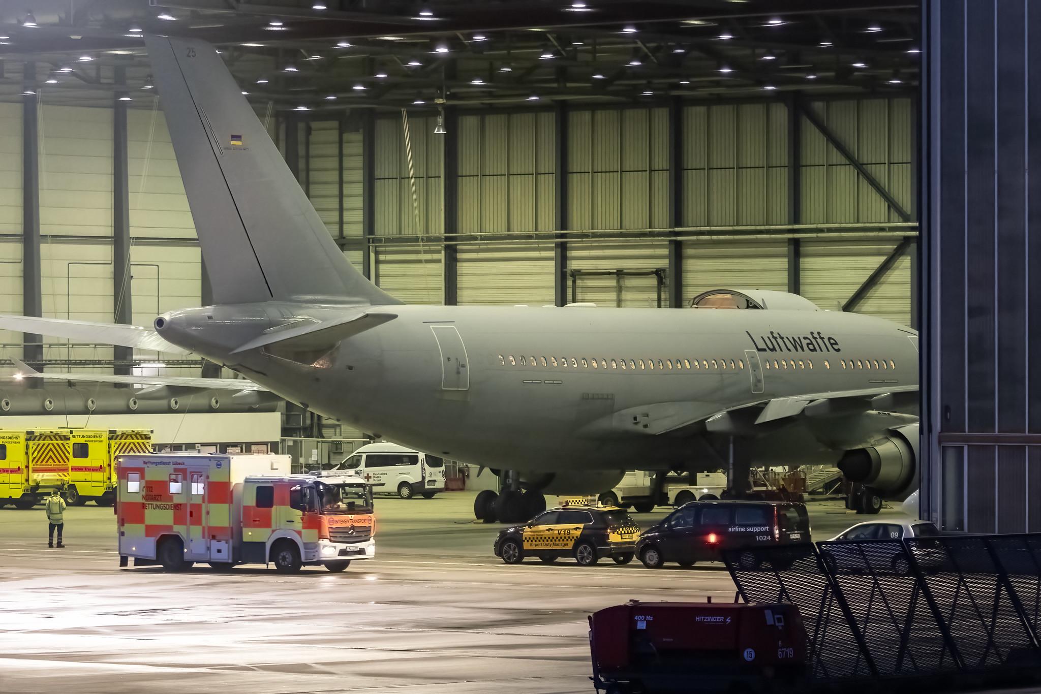 Hamburg Airport:  German Air Force (/ GAF) | Airbus A310-304 MRTT A310 | 10+25 | MSN 484