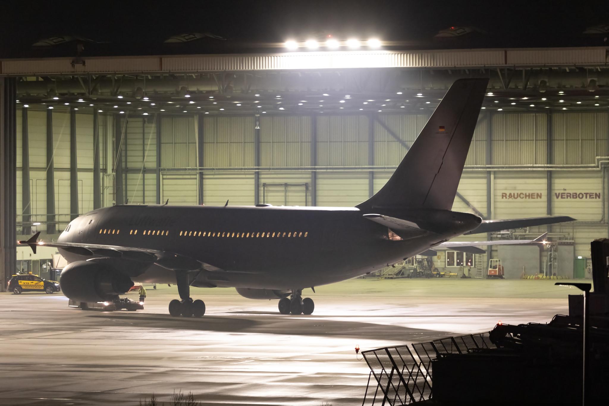 Hamburg Airport:  German Air Force (/ GAF) | Airbus A310-304 MRTT A310 | 10+25 | MSN 484