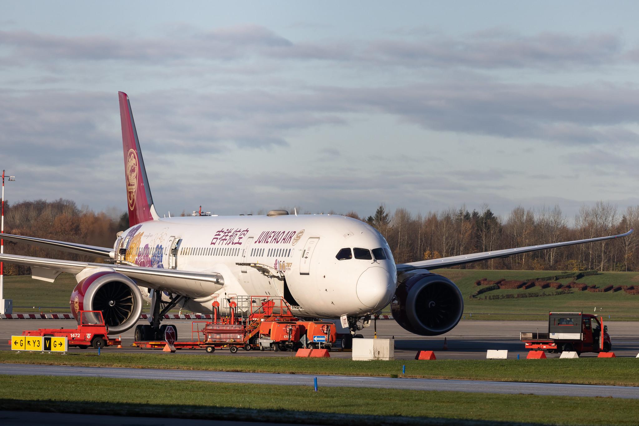 Hamburg Airport: Juneyao Air (HO / DKH) |  Livery: Chinese Peony Livery |  Boeing 787-9 Dreamliner B789 | B-20DT | MSN 65429