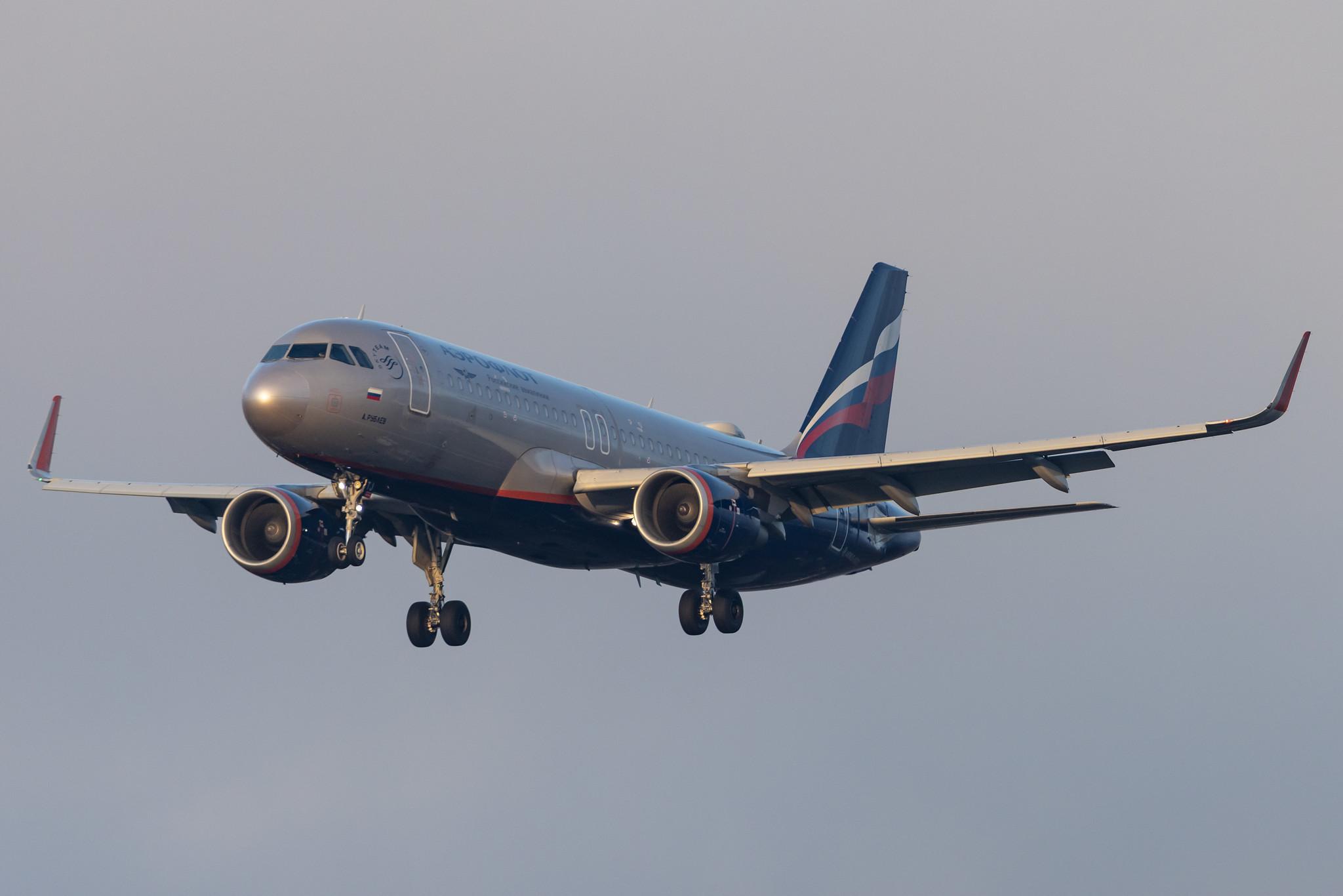 Hamburg Airport: Aeroflot (SU / AFL) |  Airbus A320-214 A320 | VP-BTJ | MSN 7902