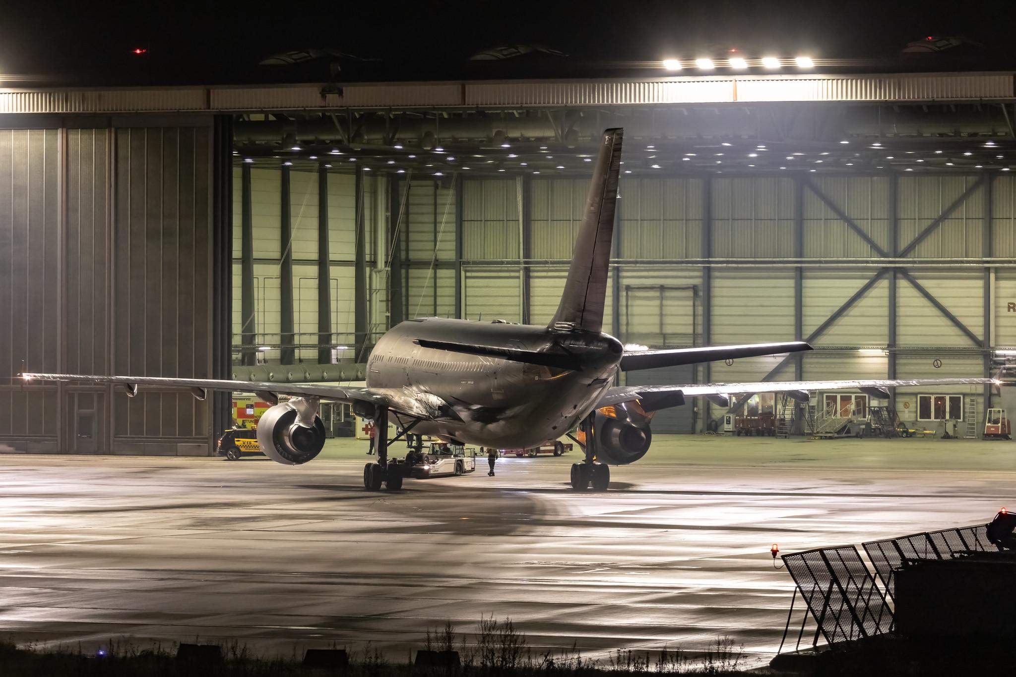 Hamburg Airport:  German Air Force (/ GAF) | Airbus A310-304 MRTT A310 | 10+25 | MSN 484
