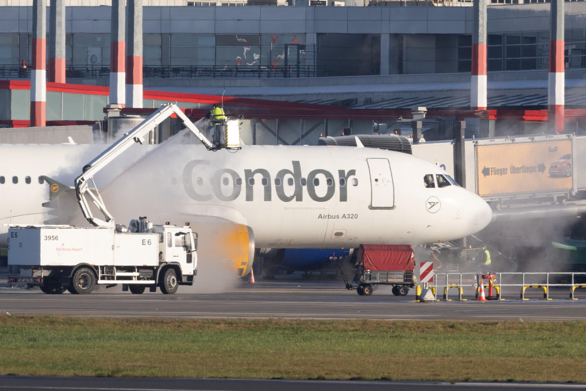 Hamburg Airport: Condor (DE / CFG) |  Airbus A320-212 A320 | D-AICD | MSN 0884