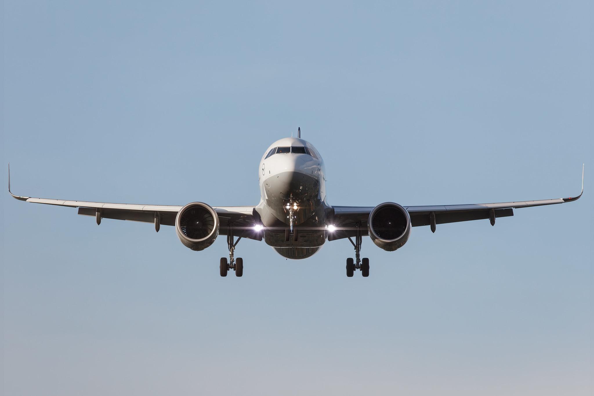 Hamburg Airport: Lufthansa (LH / DLH) |  Airbus A320-271N A20N | D-AINJ | MSN 7735