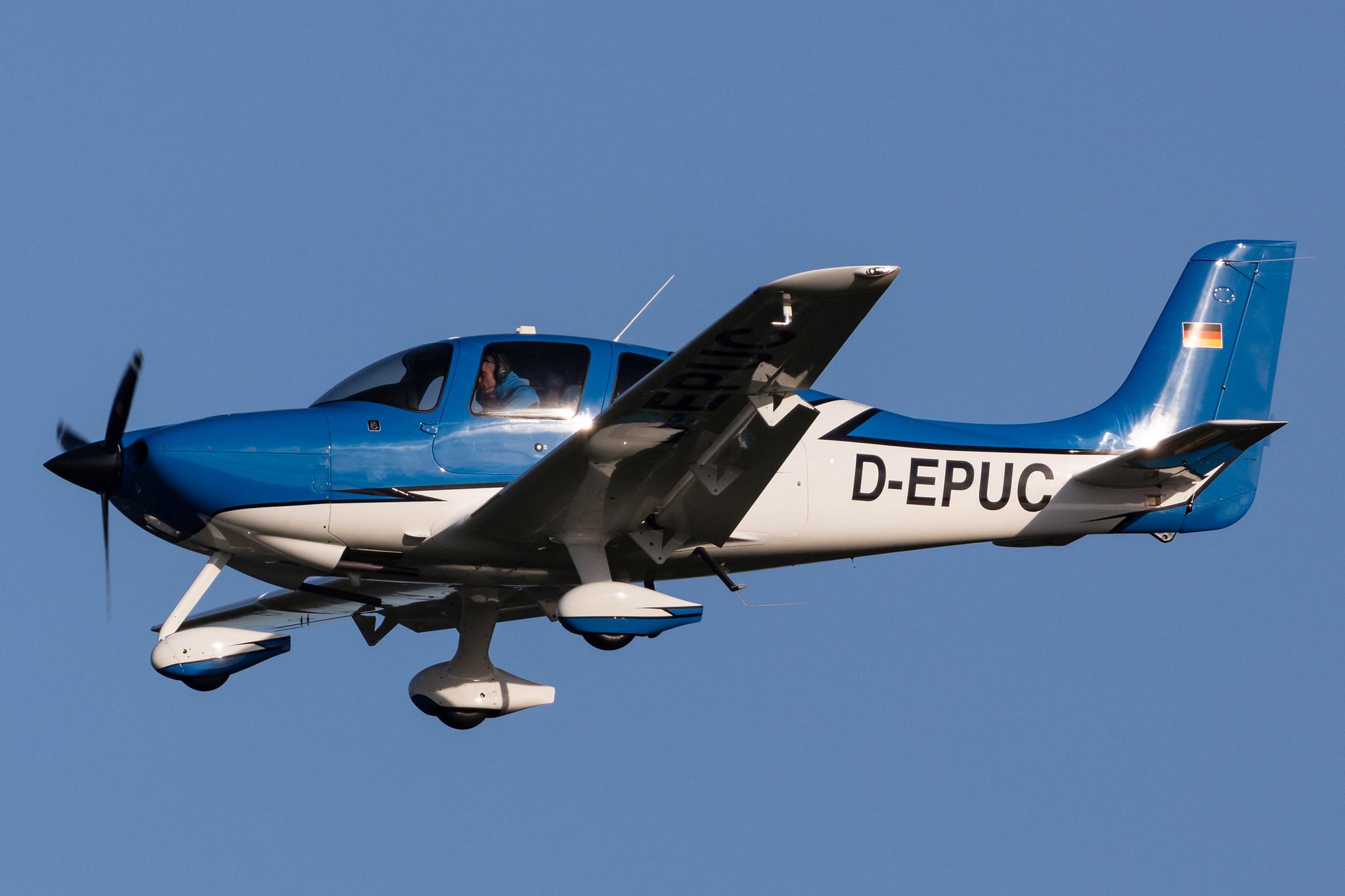 Hamburg Airport: Private owner |  Cirrus SR20 SR20 | D-EPUC | MSN 2049