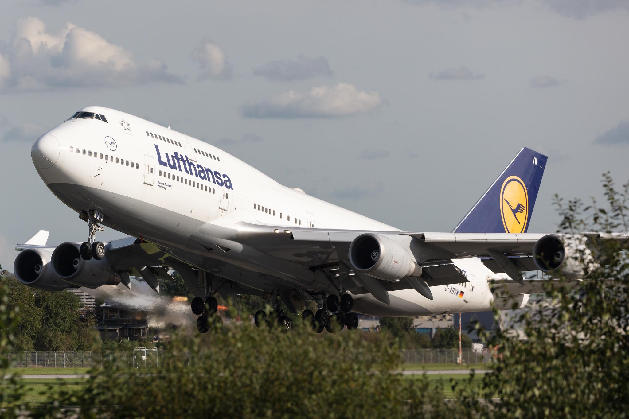 Hamburg Airport: Lufthansa (LH / DLH) |  Boeing 747-430 B744 | D-ABVW | MSN 29493