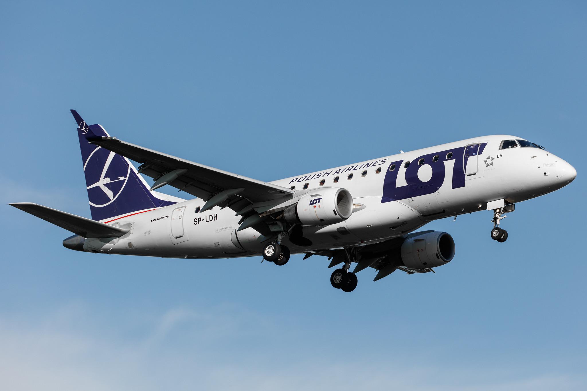 Hamburg Airport: LOT (LO / LOT) |  Embraer E170STD E170 | SP-LDH | MSN 17000069