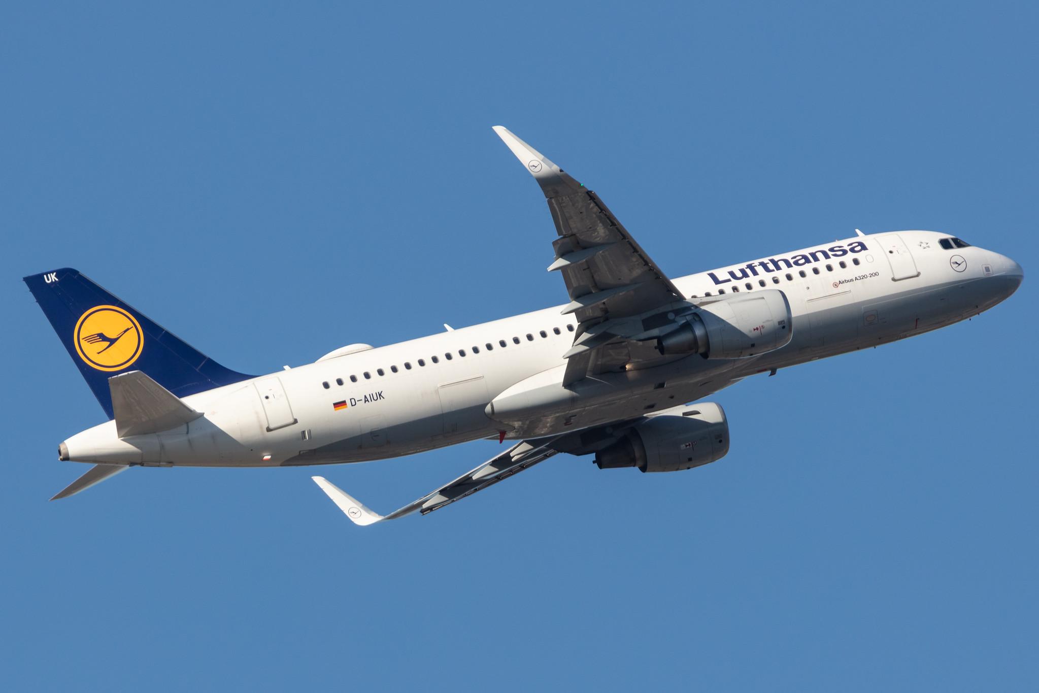 Frankfurt Airport: Lufthansa (LH / DLH) |  Airbus A320-214 A320 | D-AIUK | MSN 6423