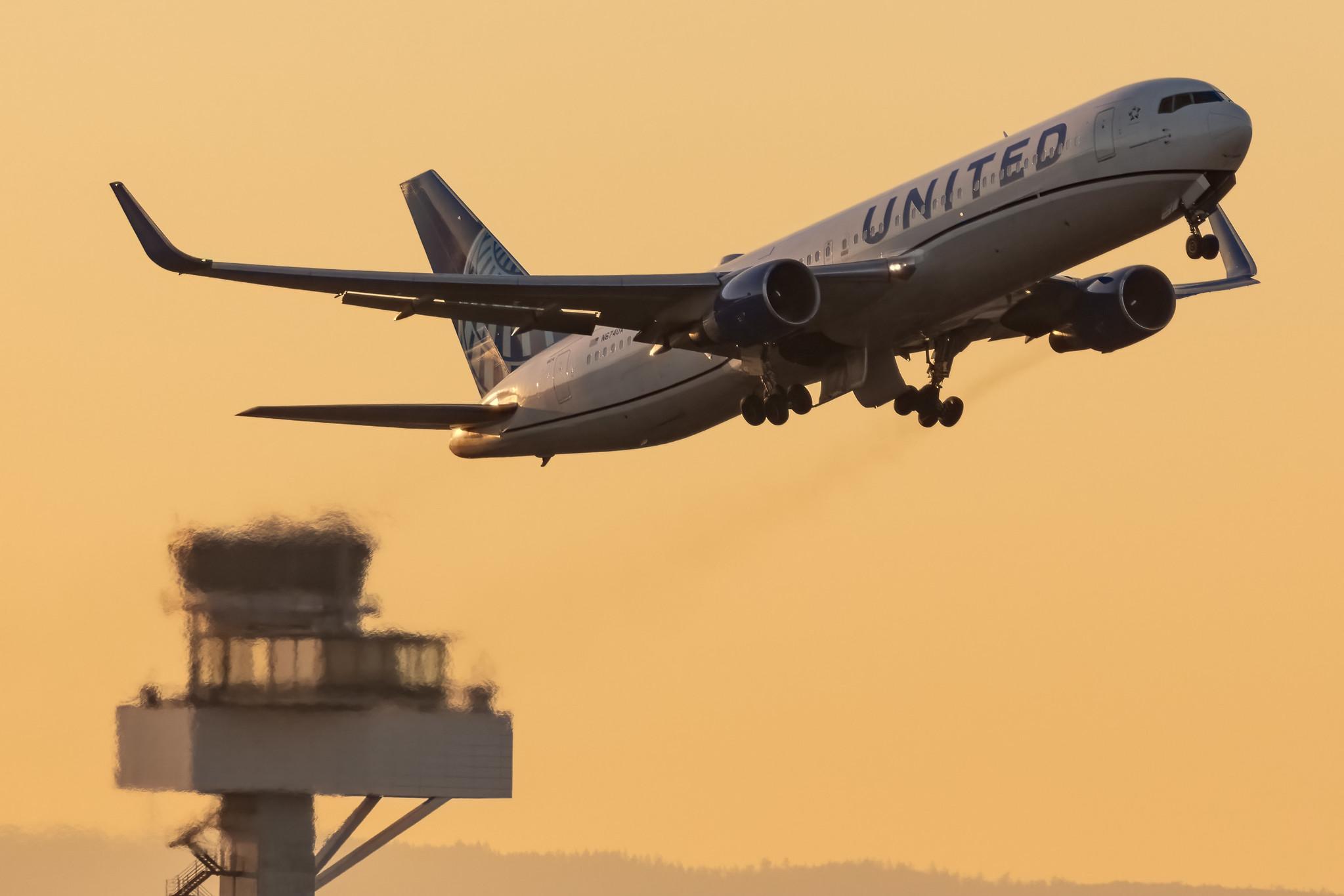 Frankfurt Airport: United Airlines (UA / UAL) |  Boeing 767-322(ER) B763 | N674UA | MSN 29242
