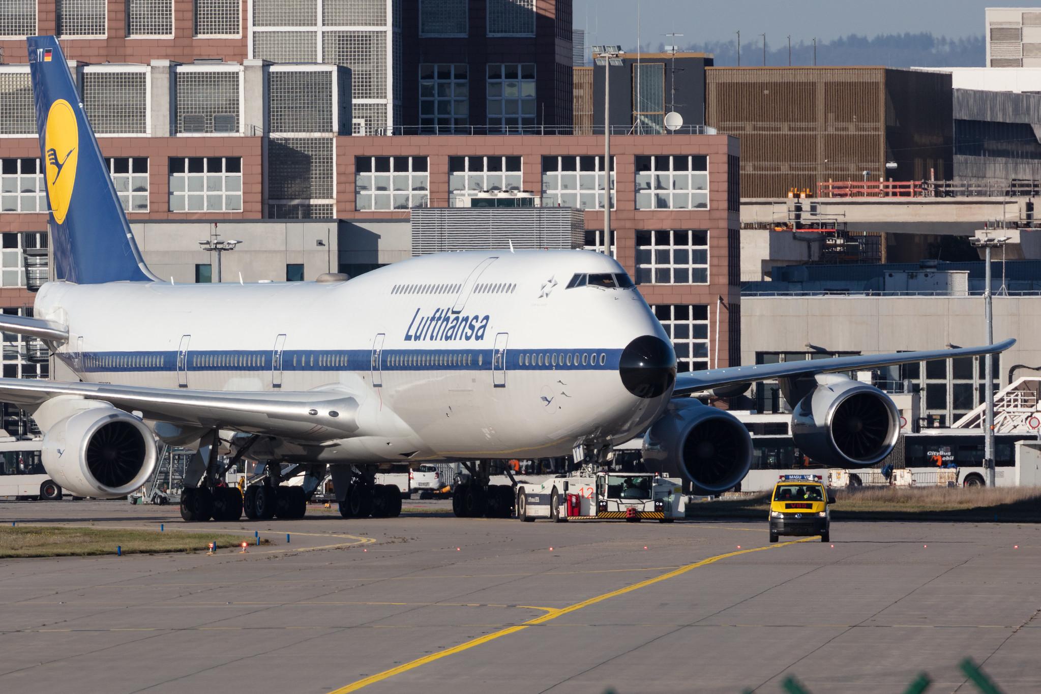 Frankfurt Airport: Lufthansa (LH / DLH) |  Livery: Retro Livery |  Boeing 747-830 B748 | D-ABYT | MSN 37844