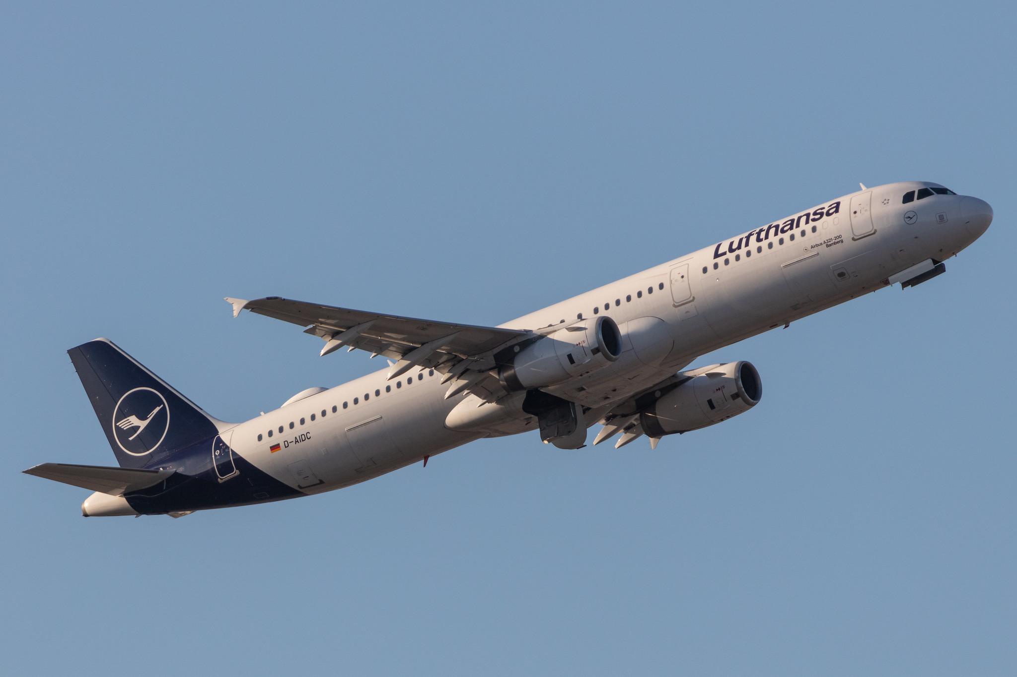 Frankfurt Airport: Lufthansa (LH / DLH) |  Airbus A321-231 A321 | D-AIDC | MSN 4560