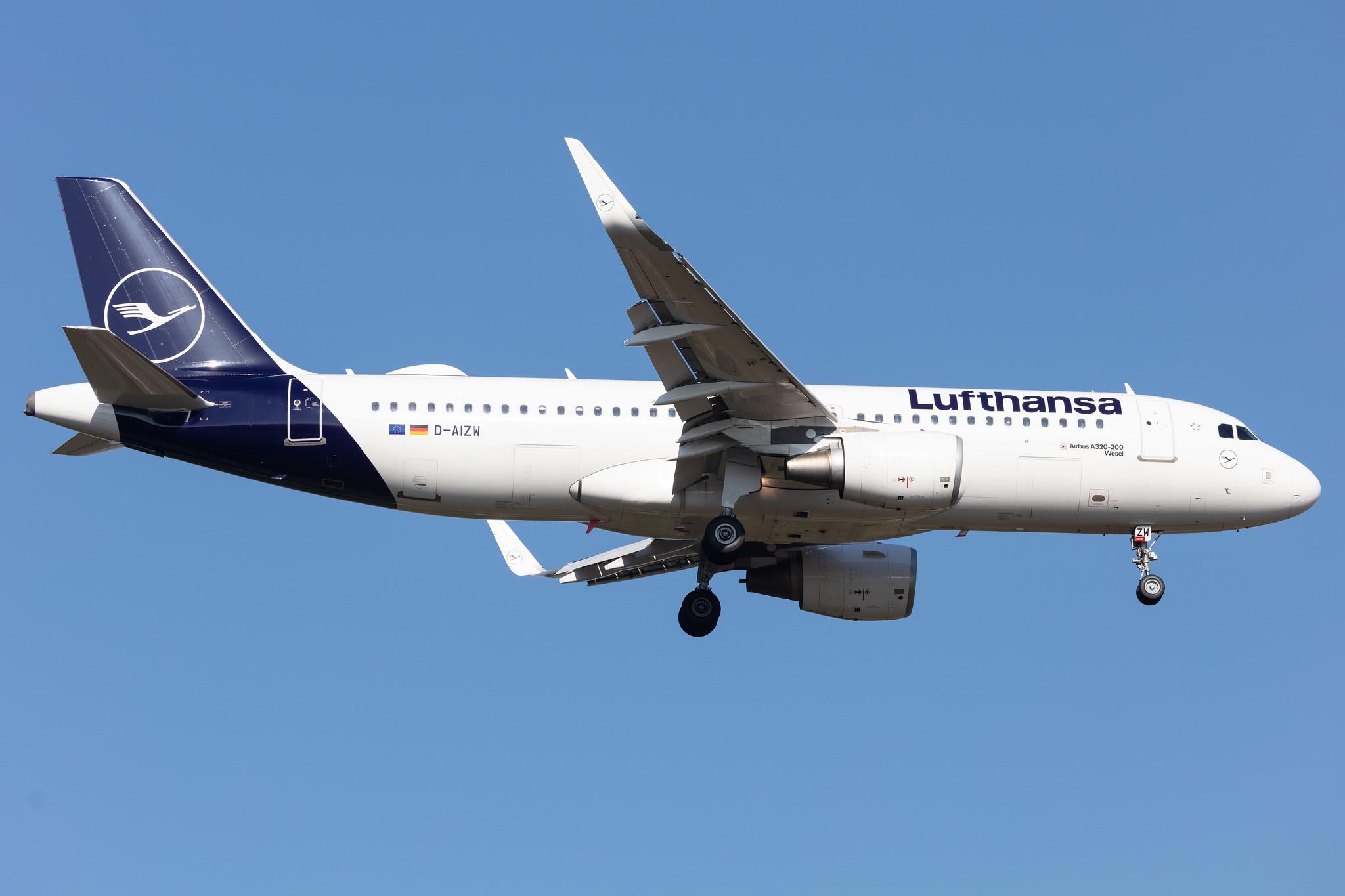 Frankfurt Airport: Lufthansa (LH / DLH) |  Airbus A320-214 A320 | D-AIZW | MSN 5694