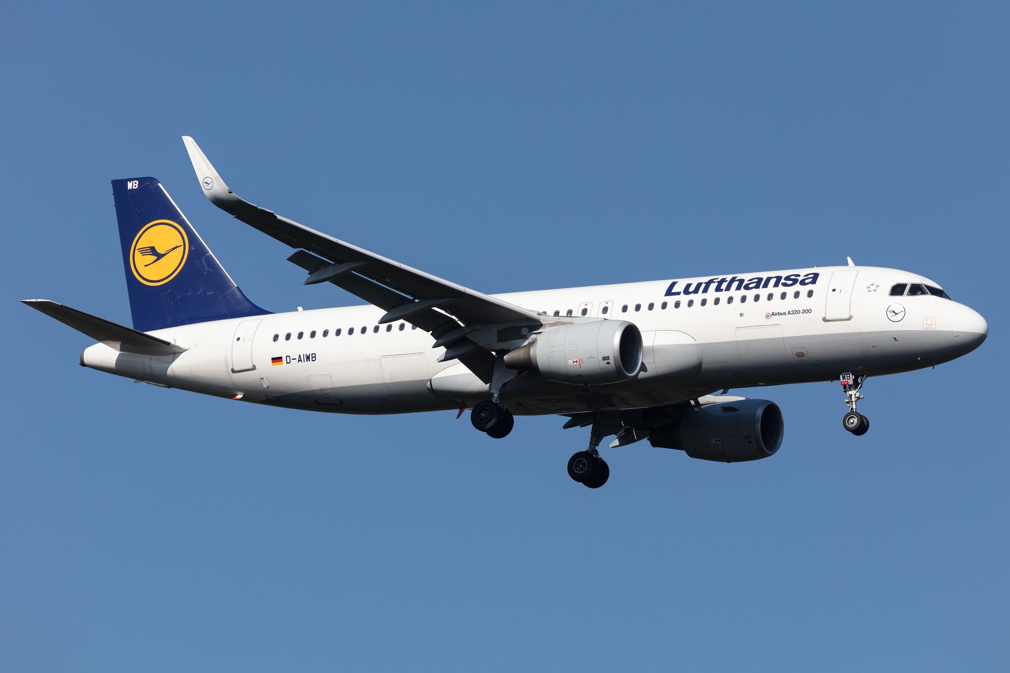 Frankfurt Airport: Lufthansa (LH / DLH) |  Airbus A320-214 A320 | D-AIWB | MSN 7699