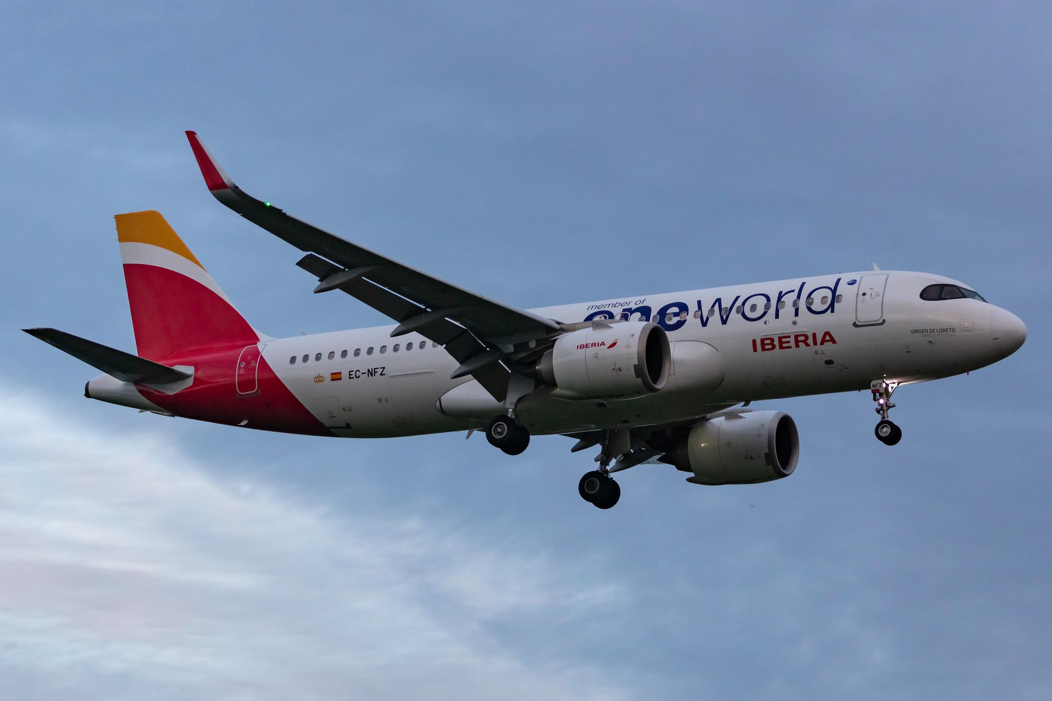 Hamburg Airport: Iberia (IB / IBE) |  Livery: Oneworld Livery |  Airbus A320-251N A20N | EC-NFZ | MSN 10002