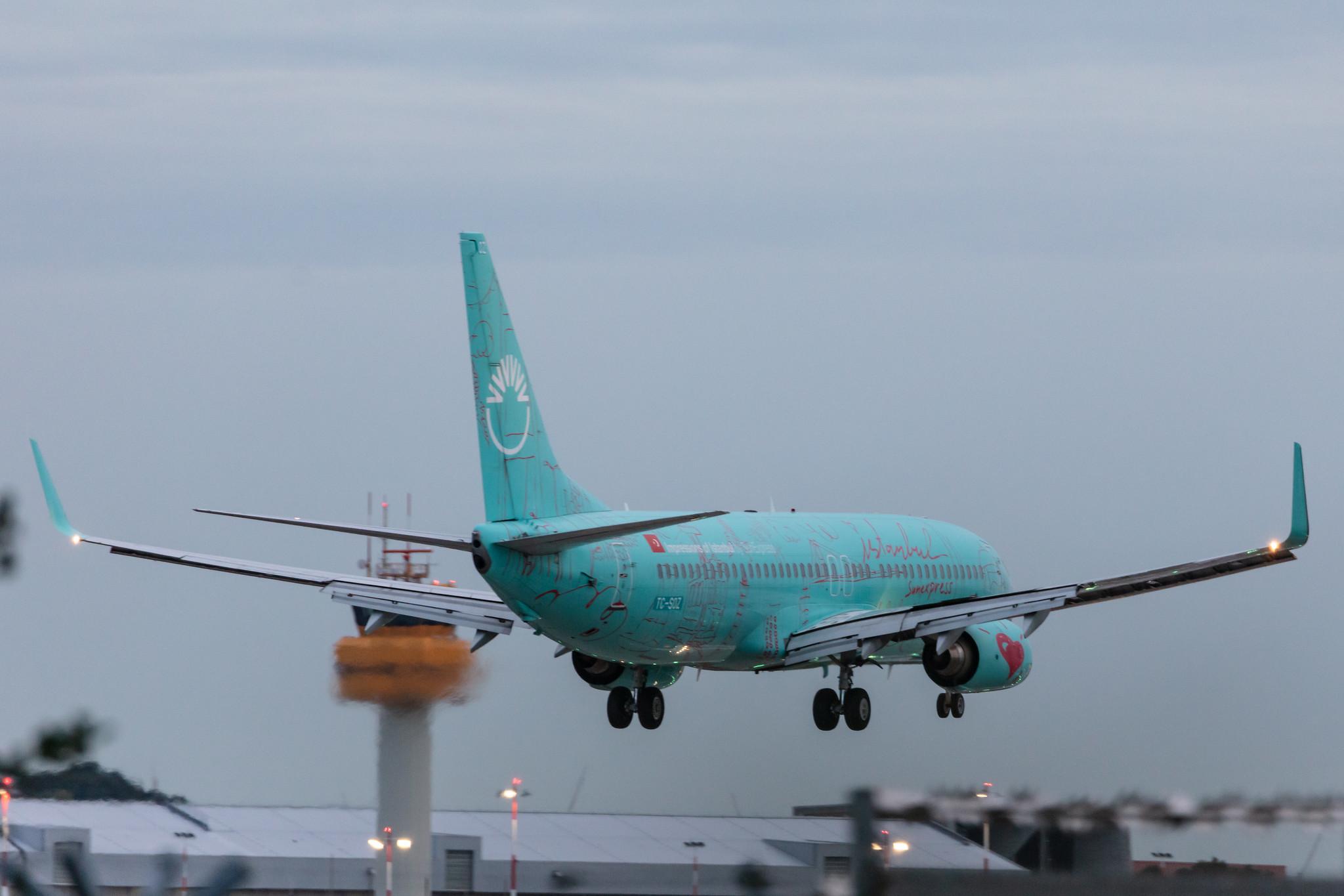 Hamburg Airport: SunExpress (XQ / SXS) |  Boeing 737-8HX B738 | TC-SOZ | MSN 29649
