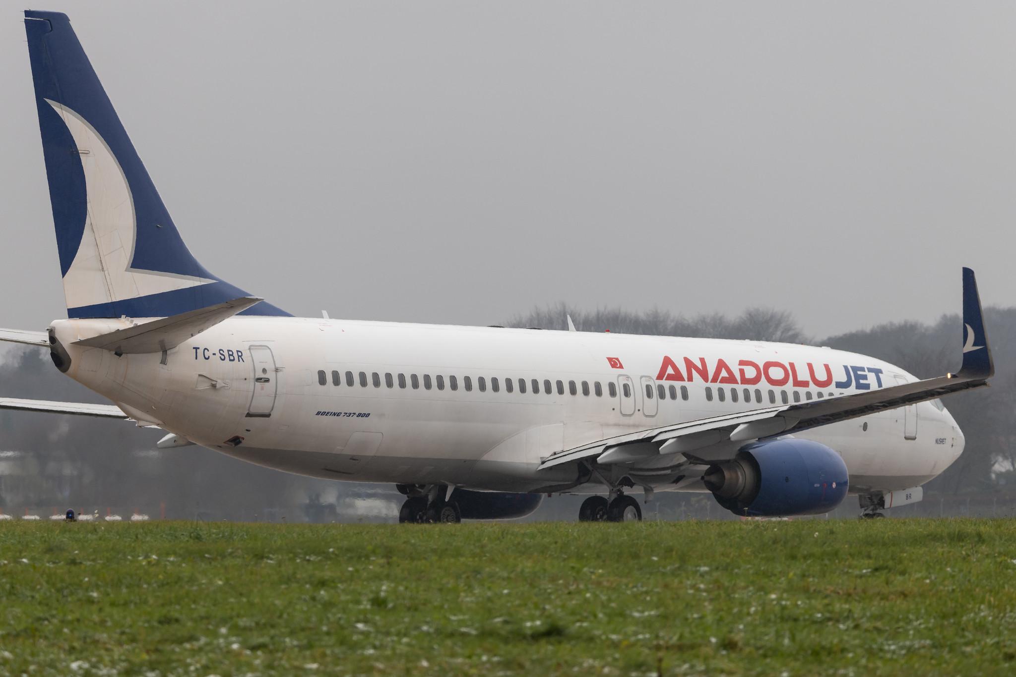Hamburg Airport: AnadoluJet | Operator: Turkish Airlines |  Boeing 737-86N B738 | TC-SBR | MSN 32693