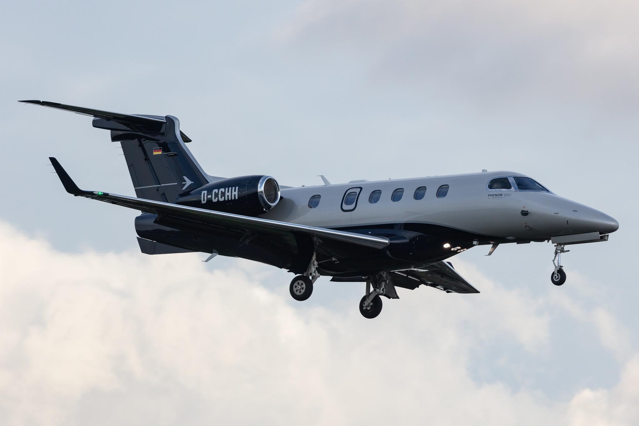 Hamburg Airport: Private owner |  Embraer Phenom 300 E55P | D-CCHH | MSN 50500554