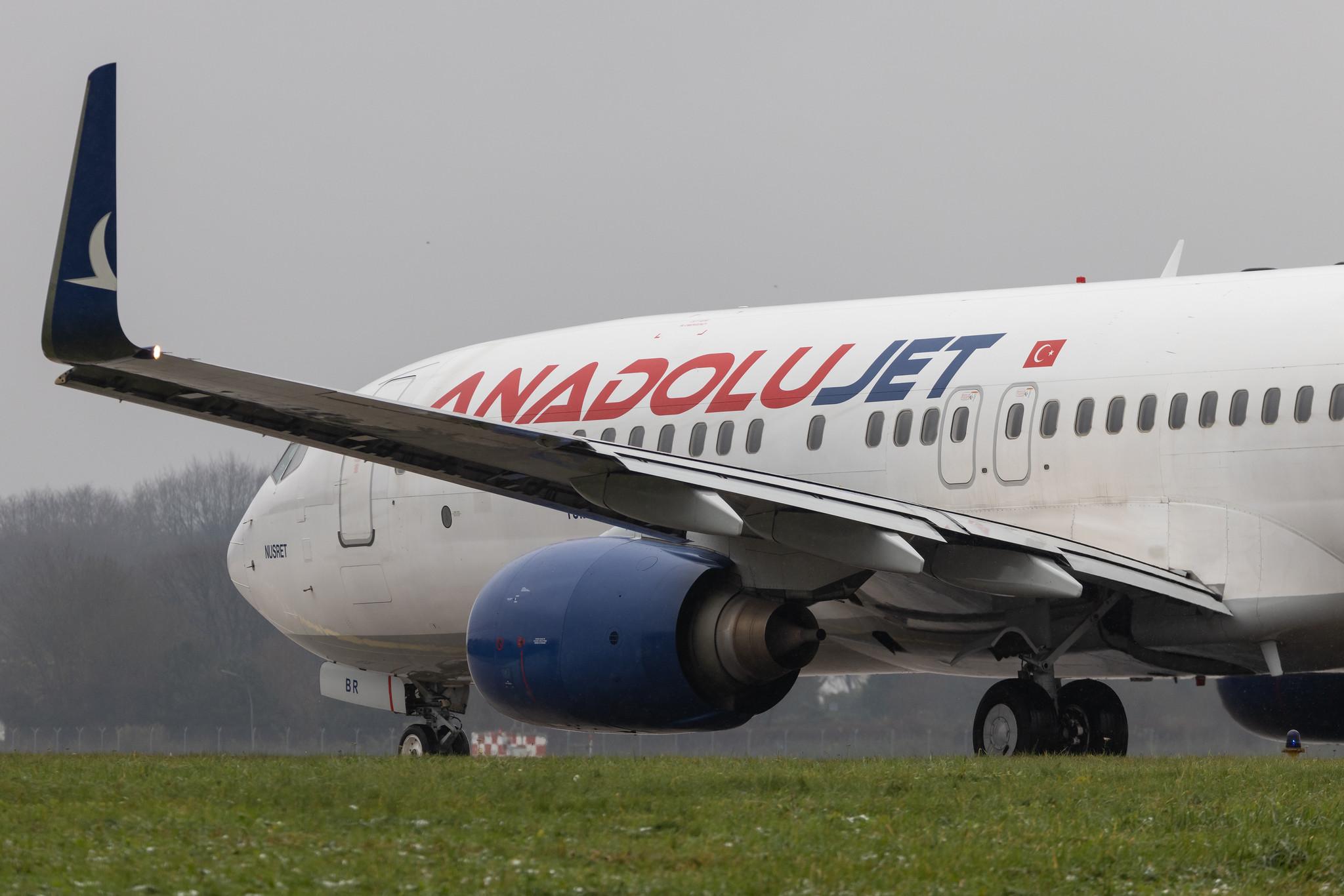 Hamburg Airport: AnadoluJet | Operator: Turkish Airlines |  Boeing 737-86N B738 | TC-SBR | MSN 32693