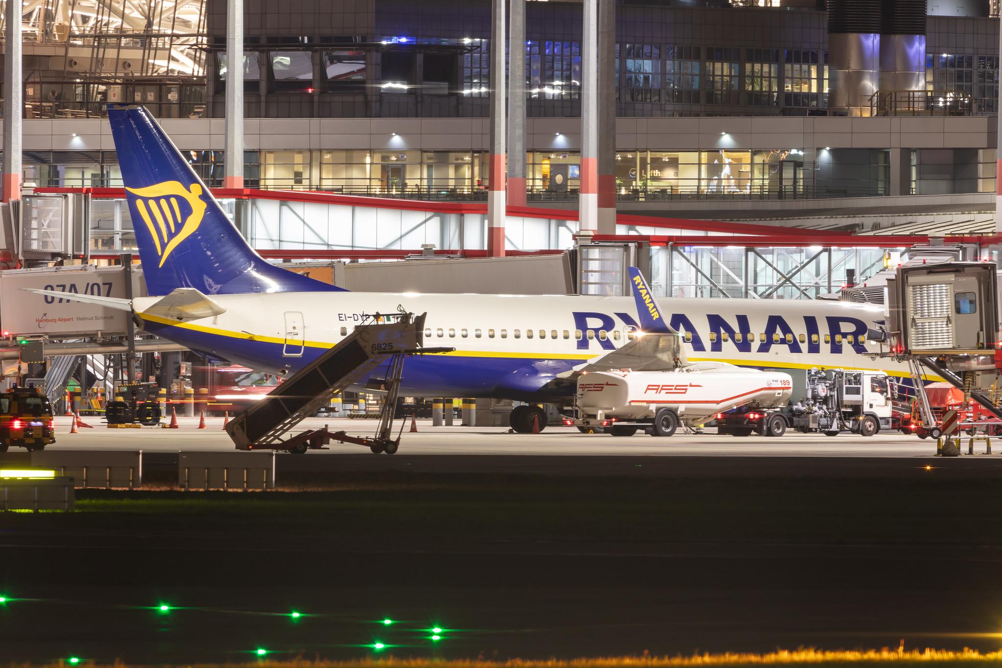 Hamburg Airport: German Air Force (/ GAF) | Transall C-160D C160 | 50+51 | MSN D73