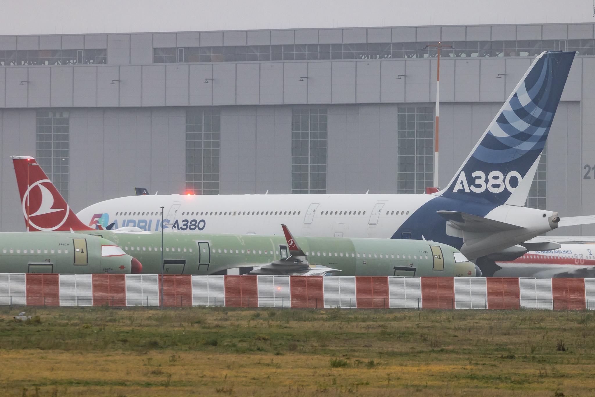 Hamburg Finkenwerder: Airbus (/ AIB) |  Airbus A380-841 A388 | F-WWOW | MSN 001