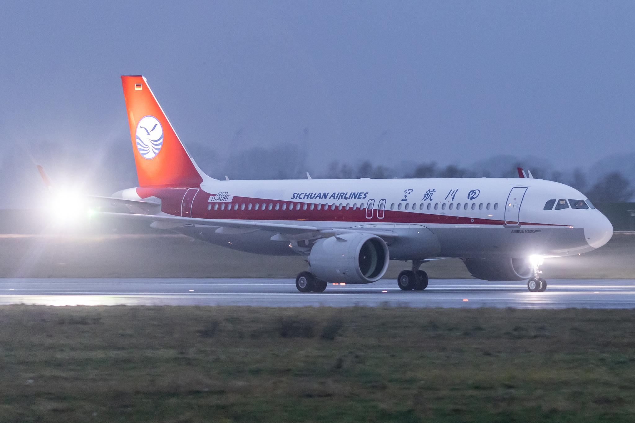 Hamburg Finkenwerder: Sichuan Airlines  (3U / CSC) | Airbus A320-271N A20N | D-AUBL (B-322U) | MSN 10127