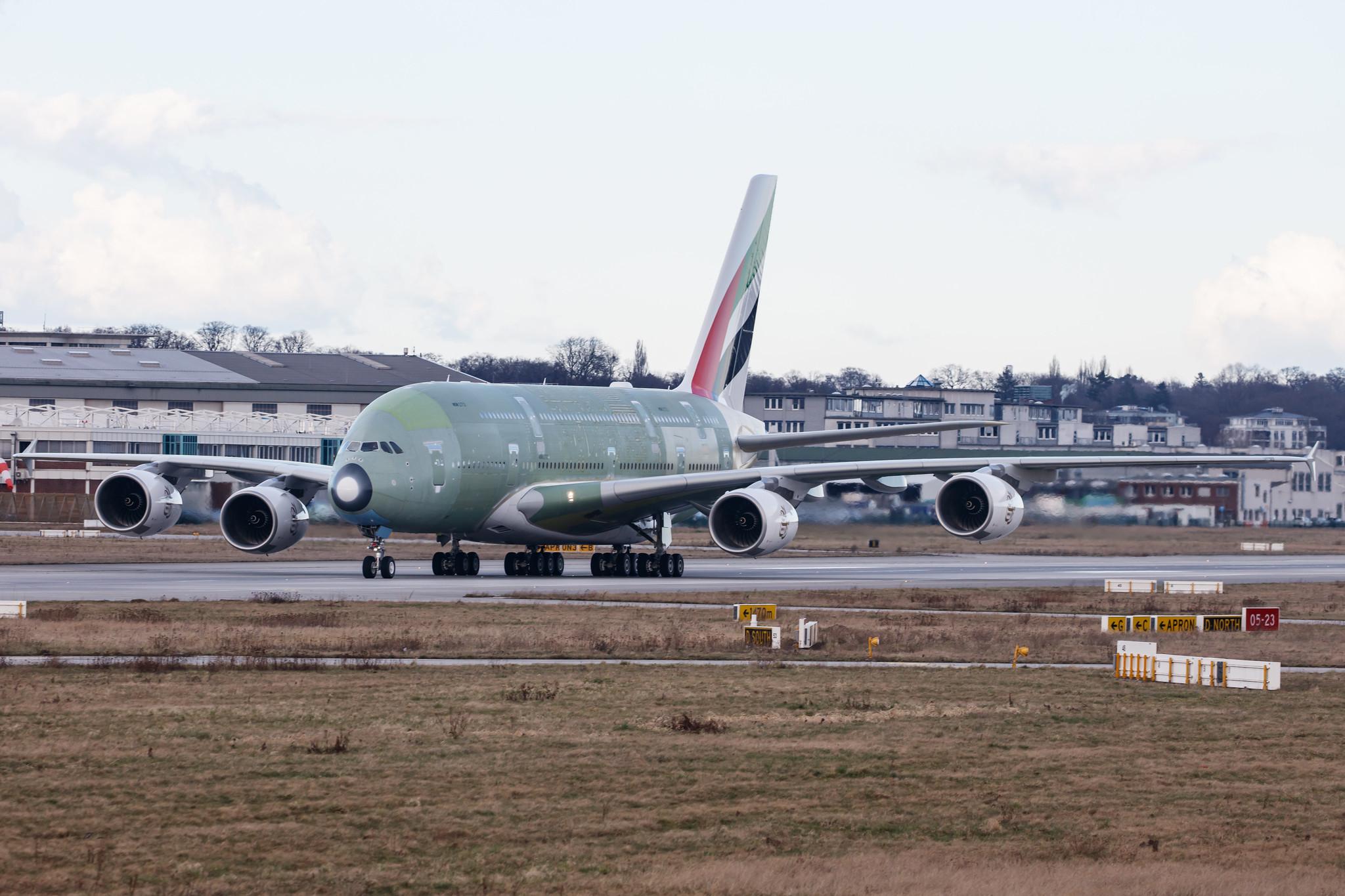 Hamburg Finkenwerder: Emirates  (EK / UAE) |  Airbus A380-842 A388 | F-WWSH (A6-EVS) | MSN 272