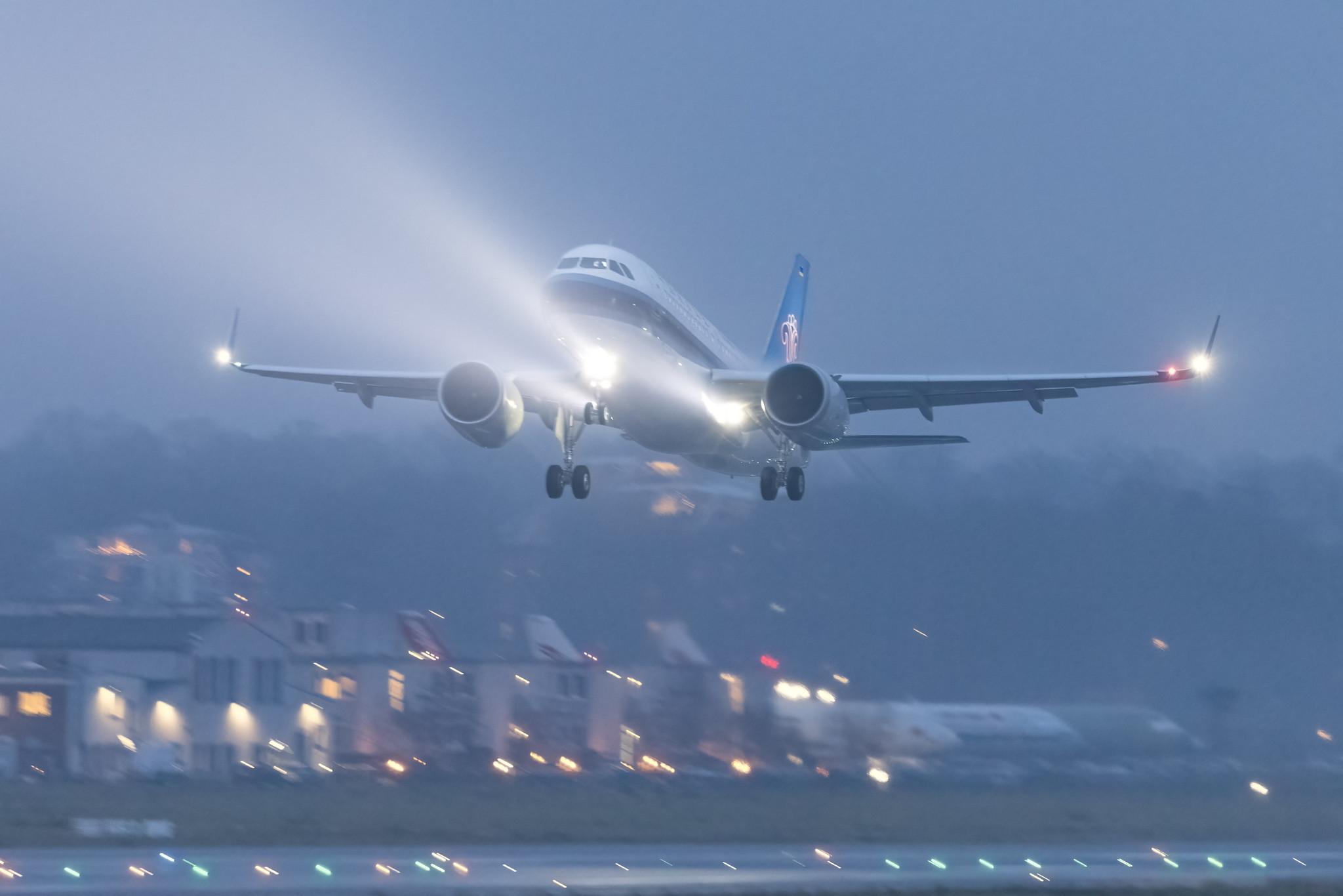 Hamburg Finkenwerder: China Southern Airlines  (CZ / CSN) |  Airbus A319-153N A19N | D-AVWG | MSN 10239