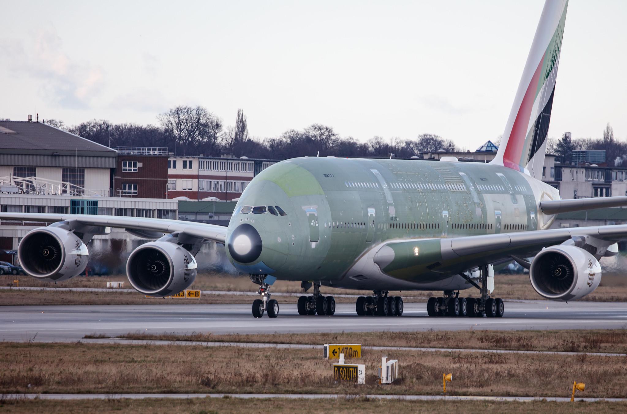 Hamburg Finkenwerder: Emirates  (EK / UAE) |  Airbus A380-842 A388 | F-WWSH (A6-EVS) | MSN 272
