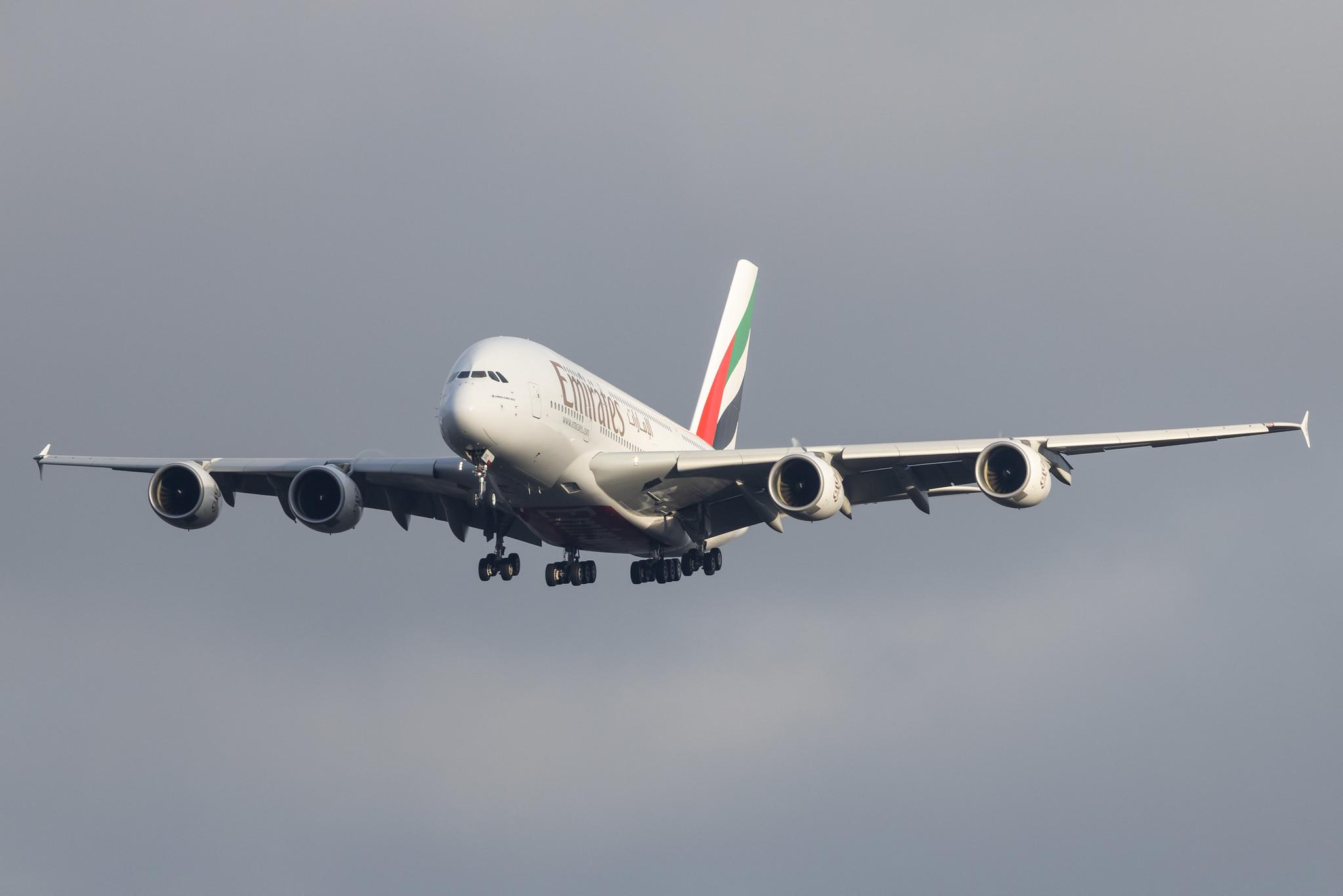 Hamburg Airport: Emirates (EK / UAE) |  Airbus A380-861 A388 | A6-EOC | MSN 165