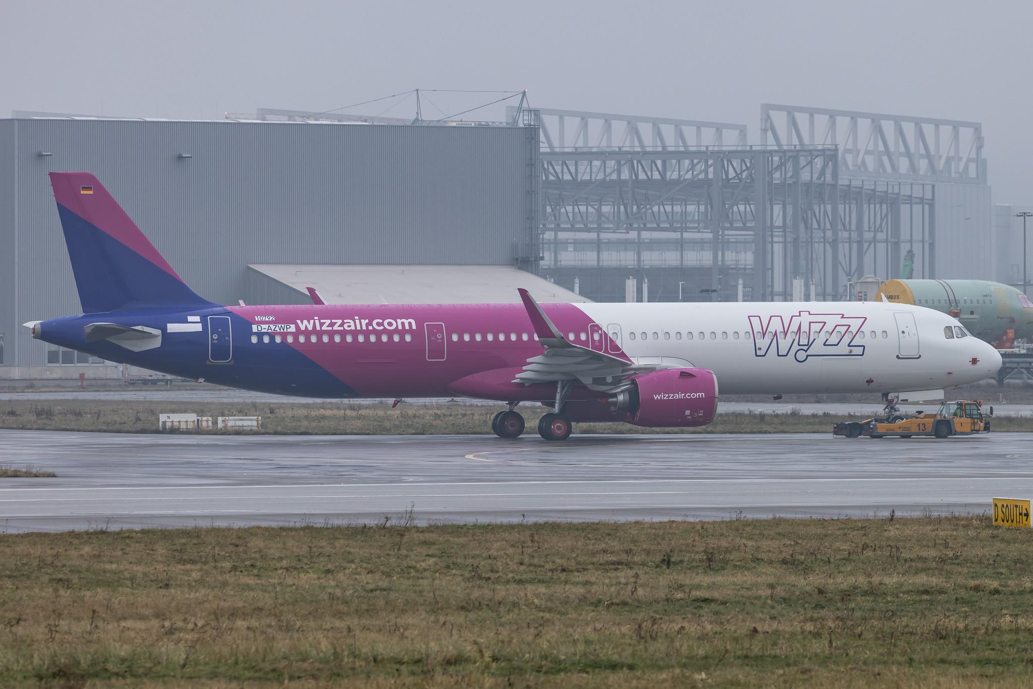 Hamburg Finkenwerder: Wizz Air (W6 / WZZ) | Airbus A321-271NX A21N | D-AZWP | MSN 10792