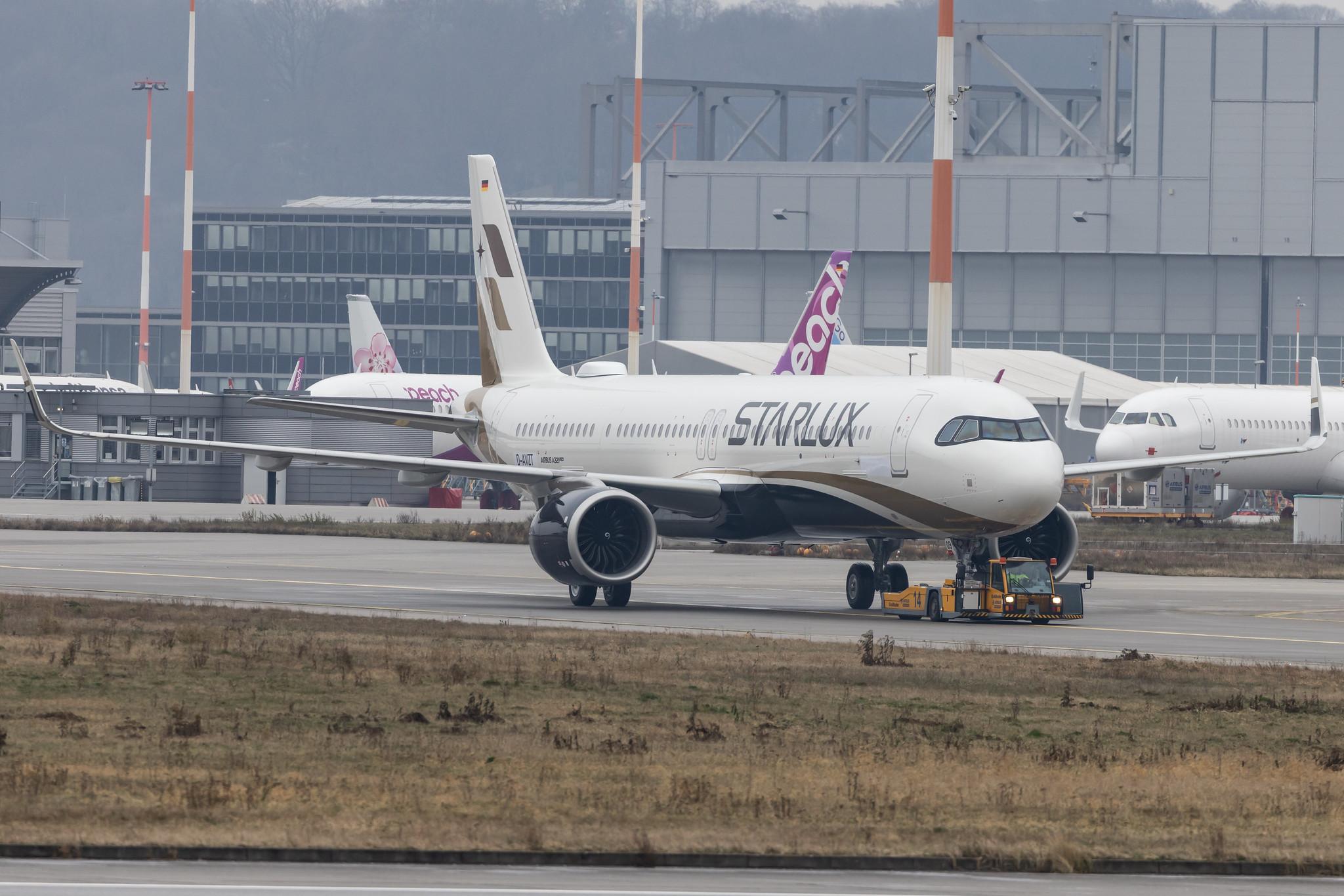 Hamburg Finkenwerder: STARLUX Airlines (JX / SJX) | Airbus A321-252NX A21N | D-AVZT (B-58209) | MSN 10432