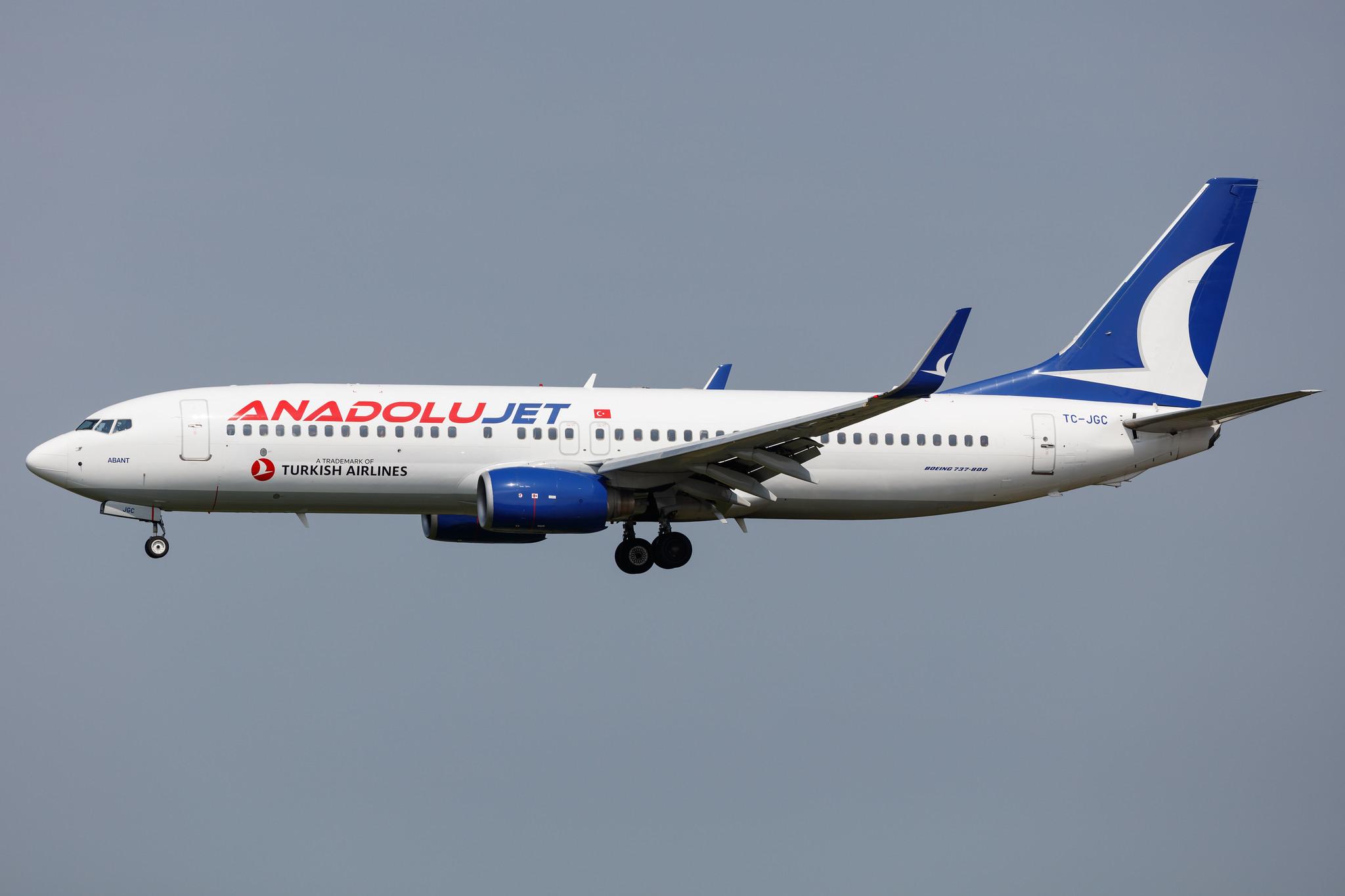 Hamburg Airport: AnadoluJet (TK / TKY) | Operator: Turkish Airlines |  Boeing 737-8F2 B738 | TC-JGC | MSN 29787