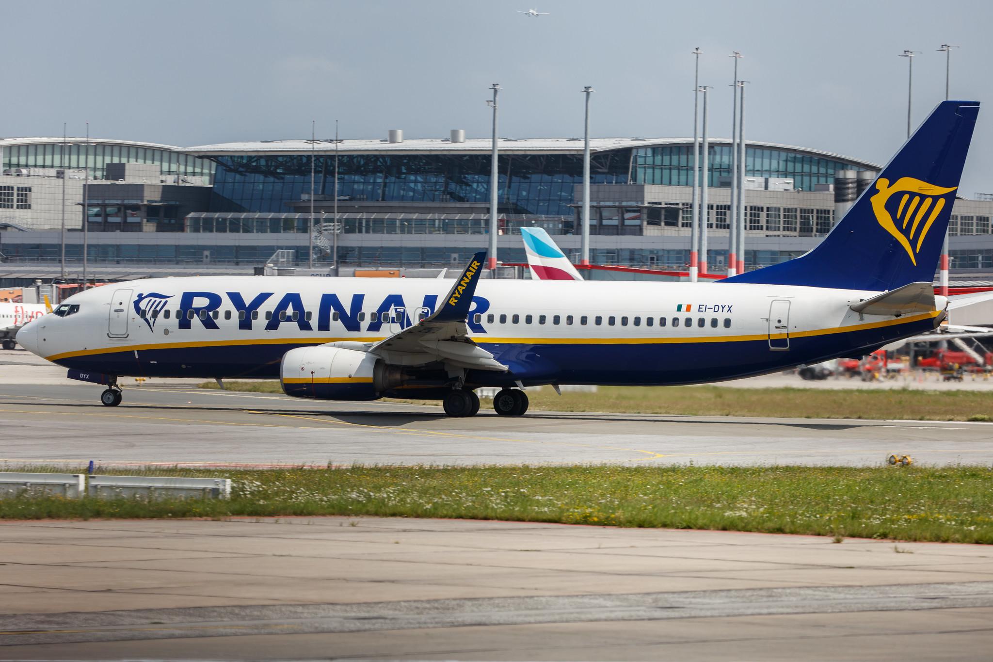 Hamburg Airport: Ryanair (FR / RYR) |  Boeing 737-8AS B738 | EI-DYX | MSN 37517