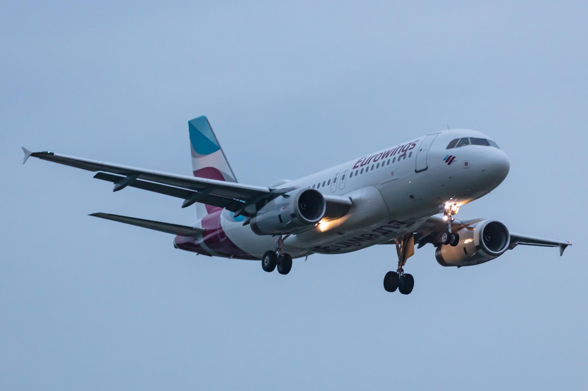 Hamburg Airport: Eurowings (EW / EWG) |  Airbus A319-132 A319 | D-AGWA | MSN 2813