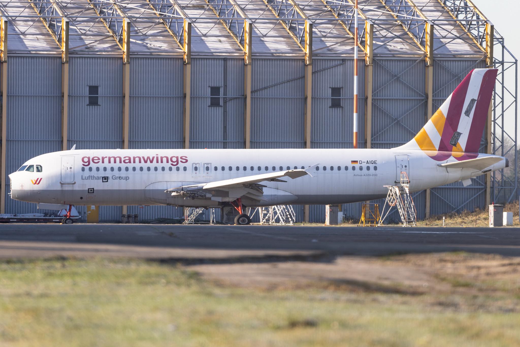 Hamburg Airport: Germanwings (4U / GWI) |  Airbus A320-211 A320 | D-AIQE | MSN 0209