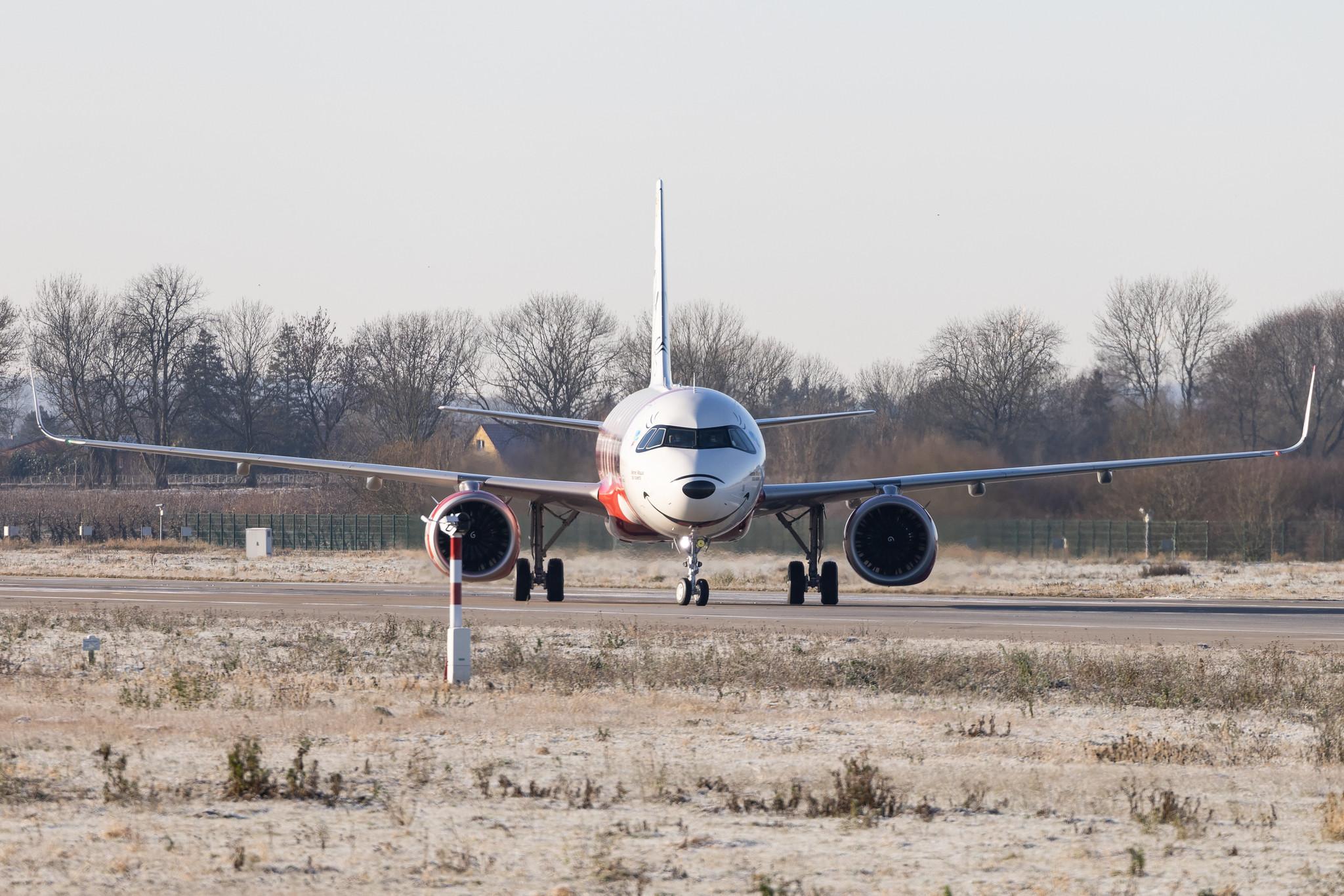 Hamburg Finkenwerder: Azul Linhas Aéreas Brasileiras  (AD / AZU) | Livery: Minnie Mouse - Walt Disney World | Airbus A321-251NX A21N | D-AVWX (PR-YJF) | MSN 10793