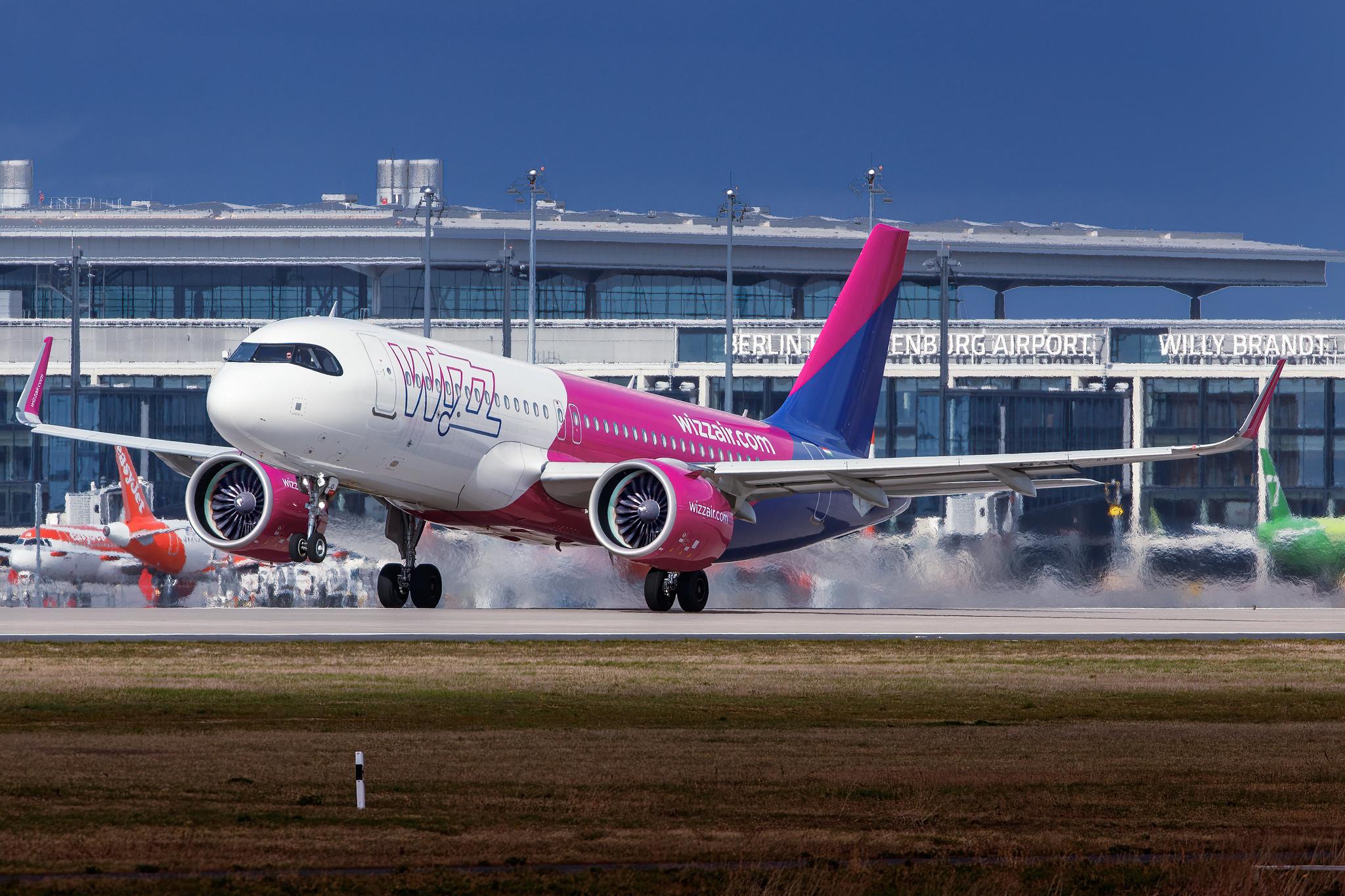 Flughafen Berlin Brandenburg: Wizz Air (W6 / WZZ) |  Airbus A320-271N A20N | HA-LJD | MSN 10129