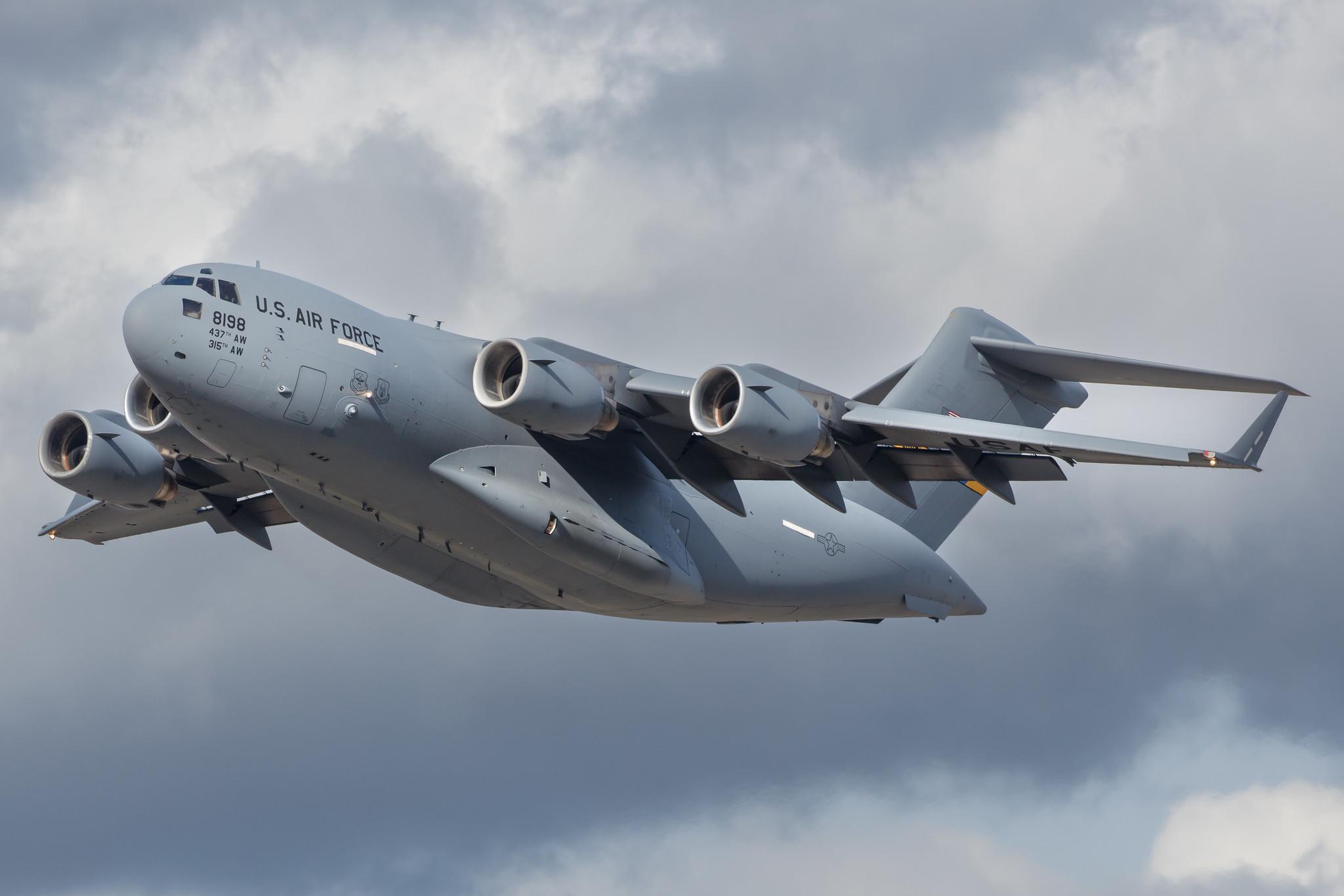Flughafen Berlin Brandenburg: USAF United States Air Force | Boeing C-17A Globemaster III C17 | 08-8198 | MSN P-198