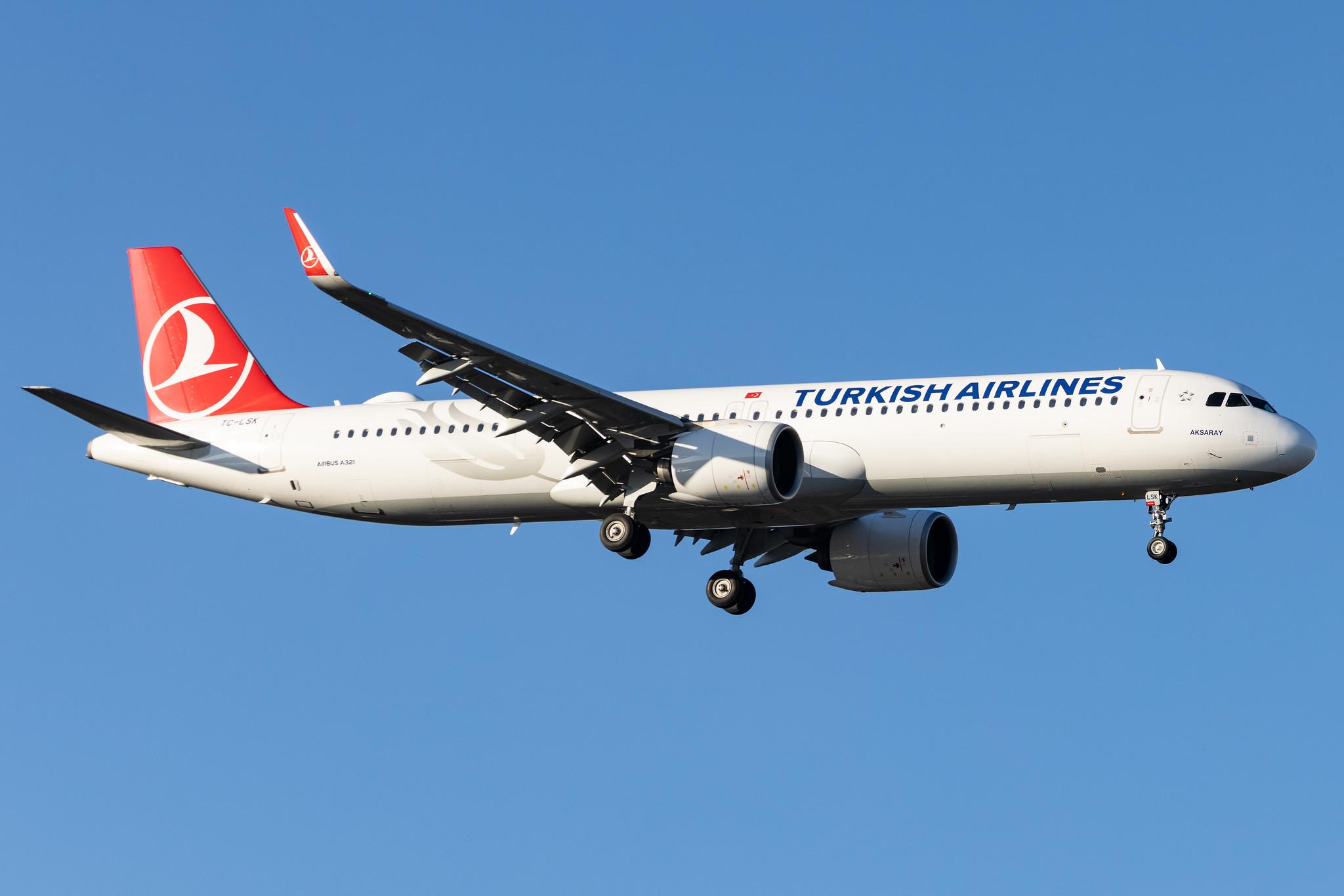 Hamburg Airport: Turkish Airlines (TK / THY) |  Airbus A321-271NX A21N | TC-LSK | MSN 9082