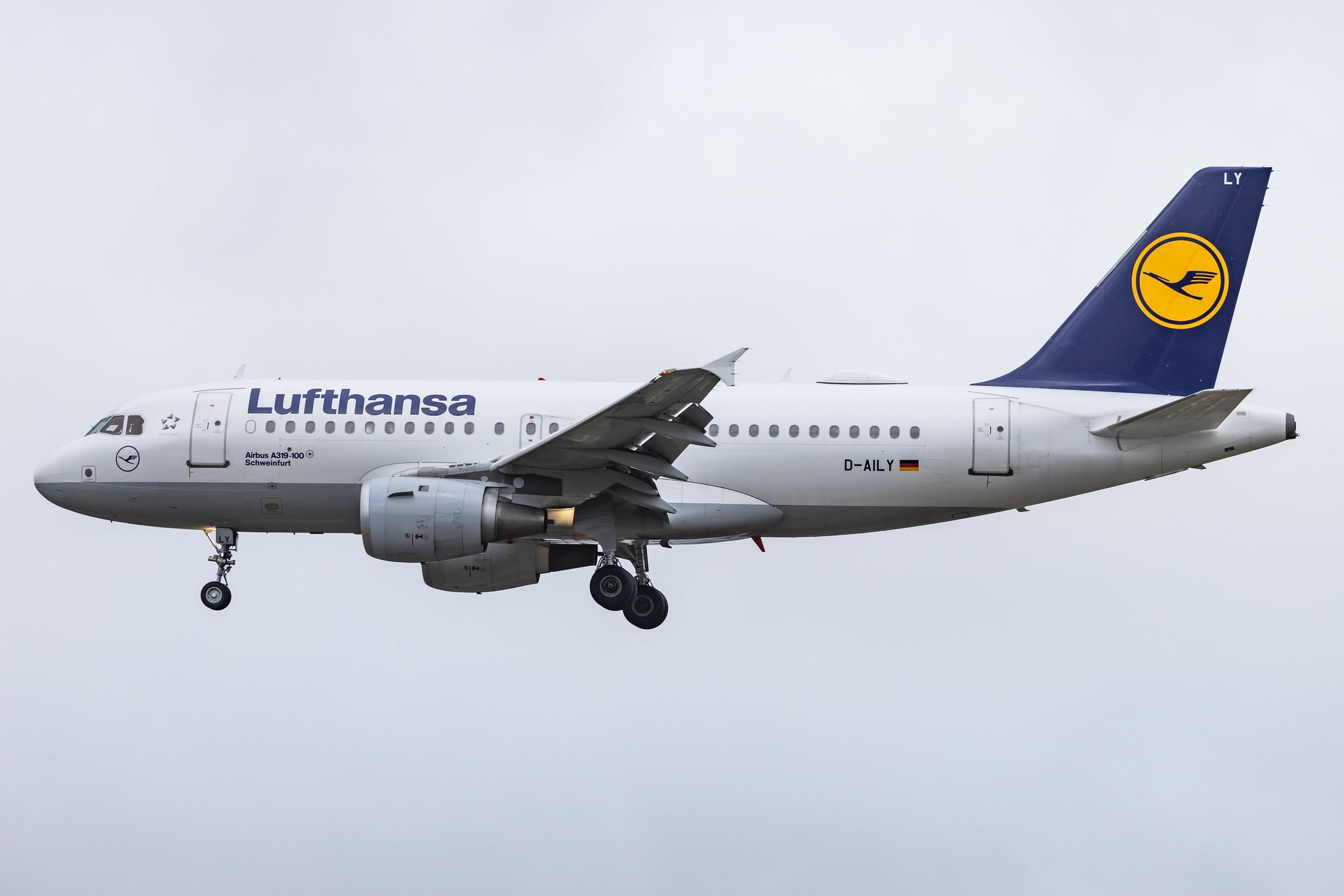 Hamburg Airport: Lufthansa (LH / DLH) |  Airbus A319-114 A319 | D-AILY | MSN 0875