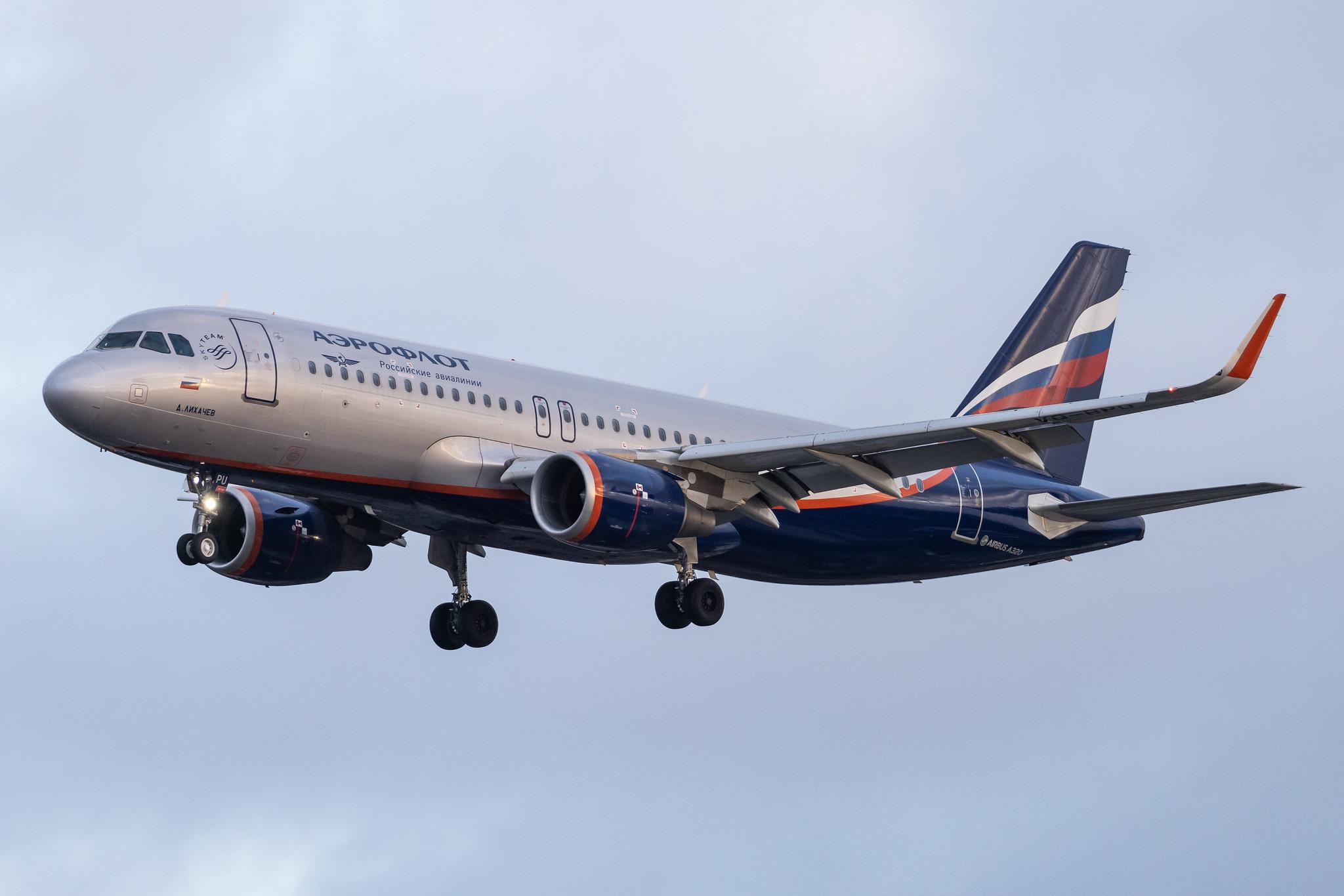 Hamburg Airport: Aeroflot (SU / AFL) |  Airbus A320-214 A320 | VQ-BPU | MSN 5921