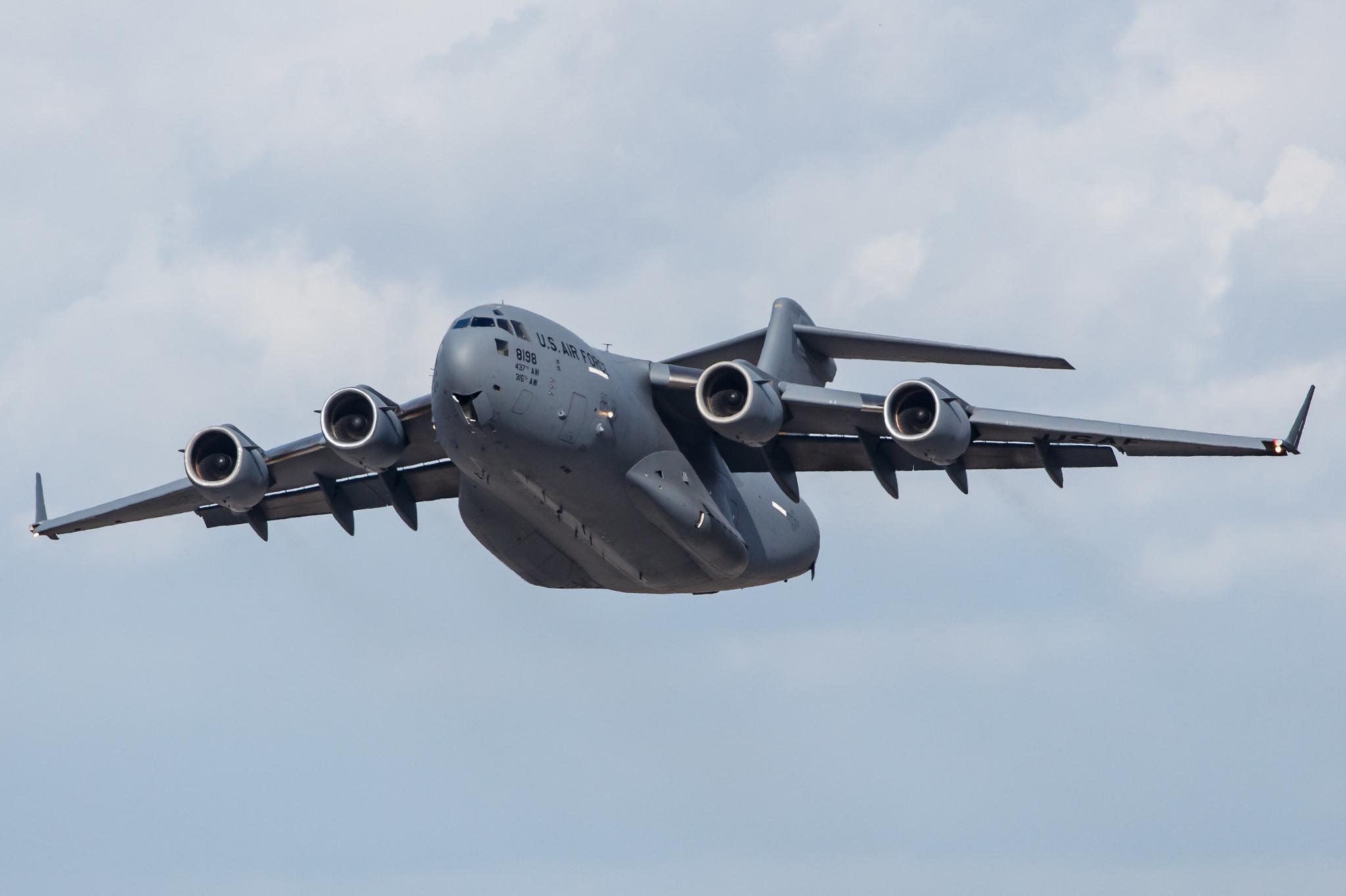 Flughafen Berlin Brandenburg: USAF United States Air Force | Boeing C-17A Globemaster III C17 | 08-8198 | MSN P-198