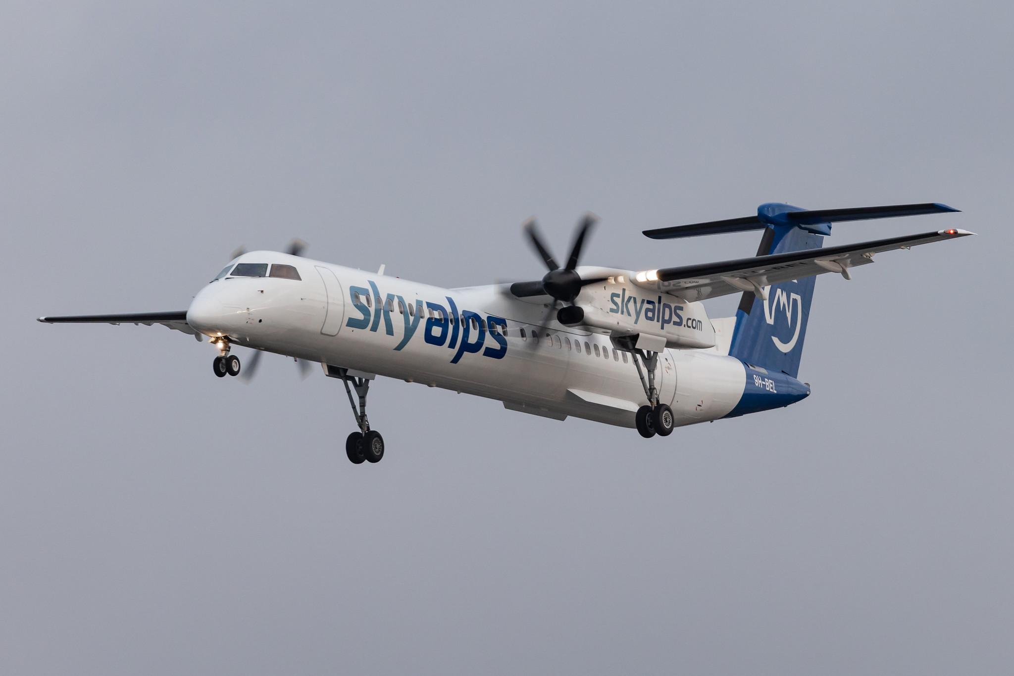 Hamburg Airport: Luxwing (BN / LWG) |  De Havilland Canada Dash 8-400 DH8D | 9H-BEL | MSN 4230