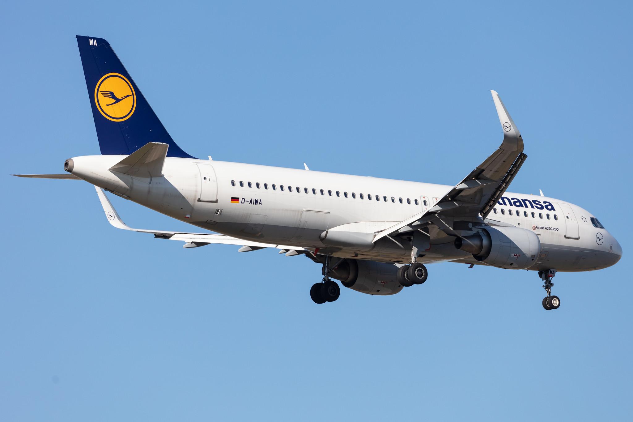 Frankfurt Airport: Lufthansa (LH / DLH) |  Airbus A320-214 A320 | D-AIWA | MSN 7681