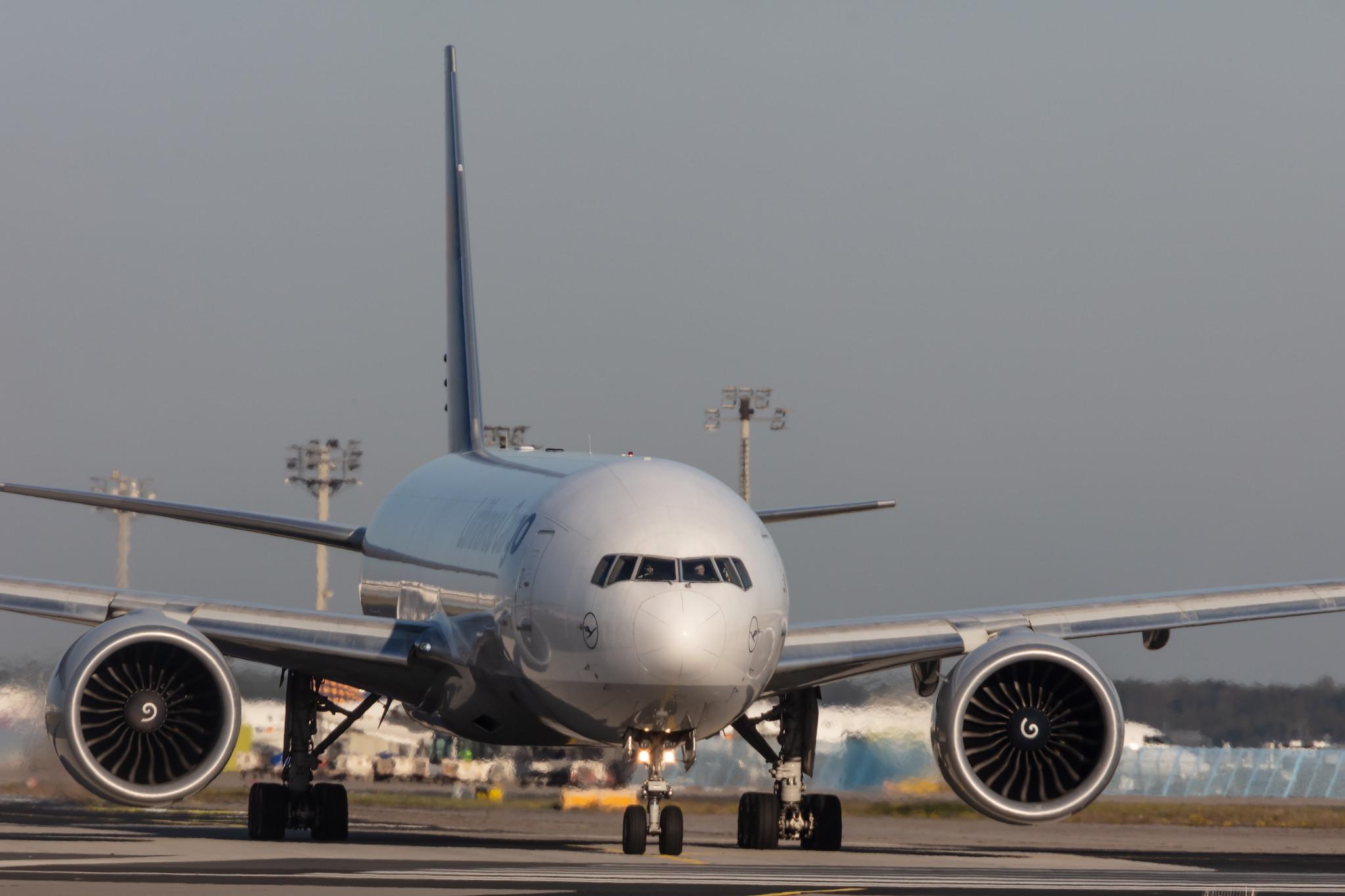Frankfurt Airport: Lufthansa Cargo (/ GEC) |  Boeing 777-FBT B77L | D-ALFC | MSN 41676