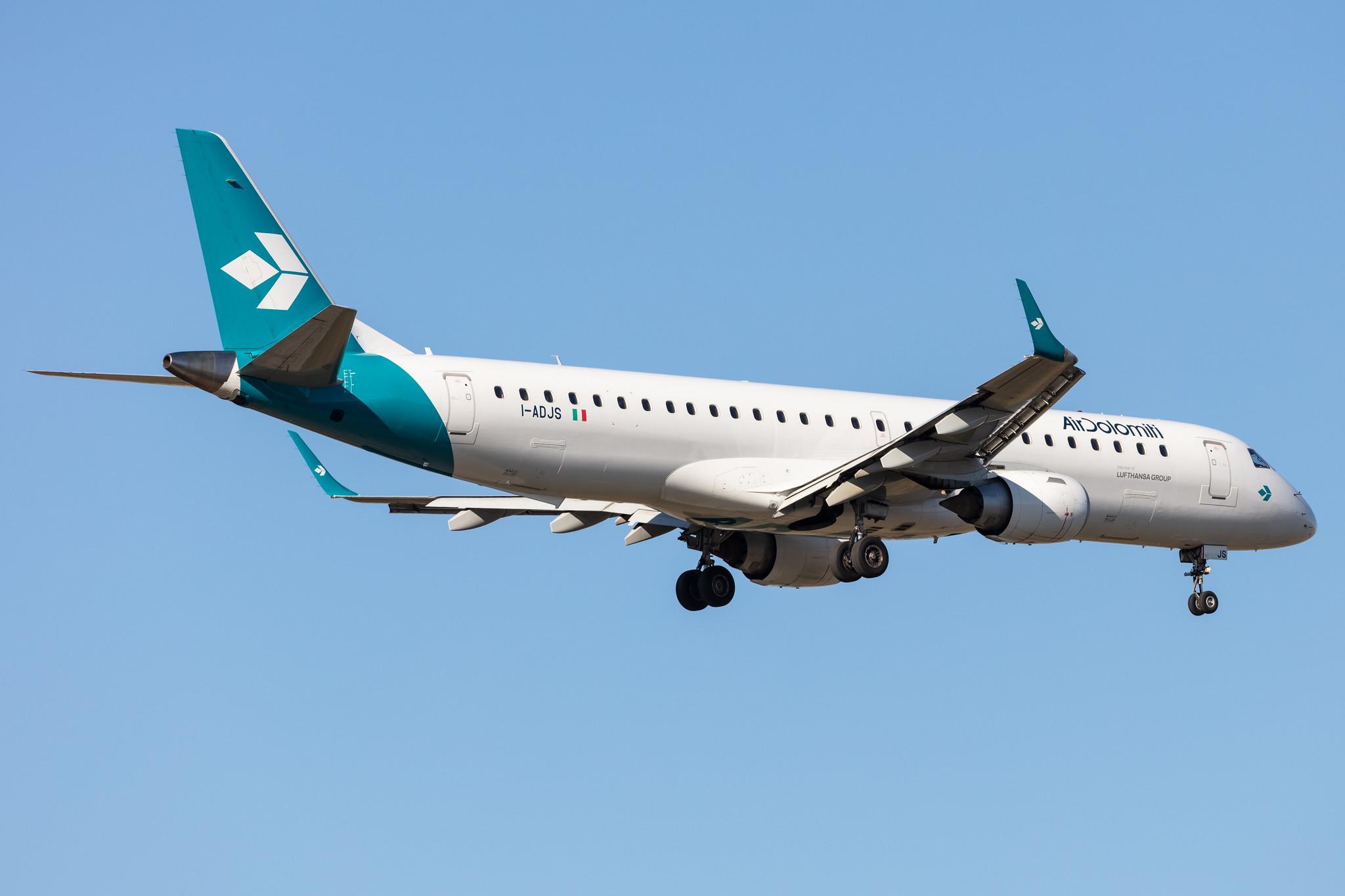 Frankfurt Airport: Air Dolomiti (EN / DLA) |  Embraer E195LR E195 | I-ADJS | MSN 19000597