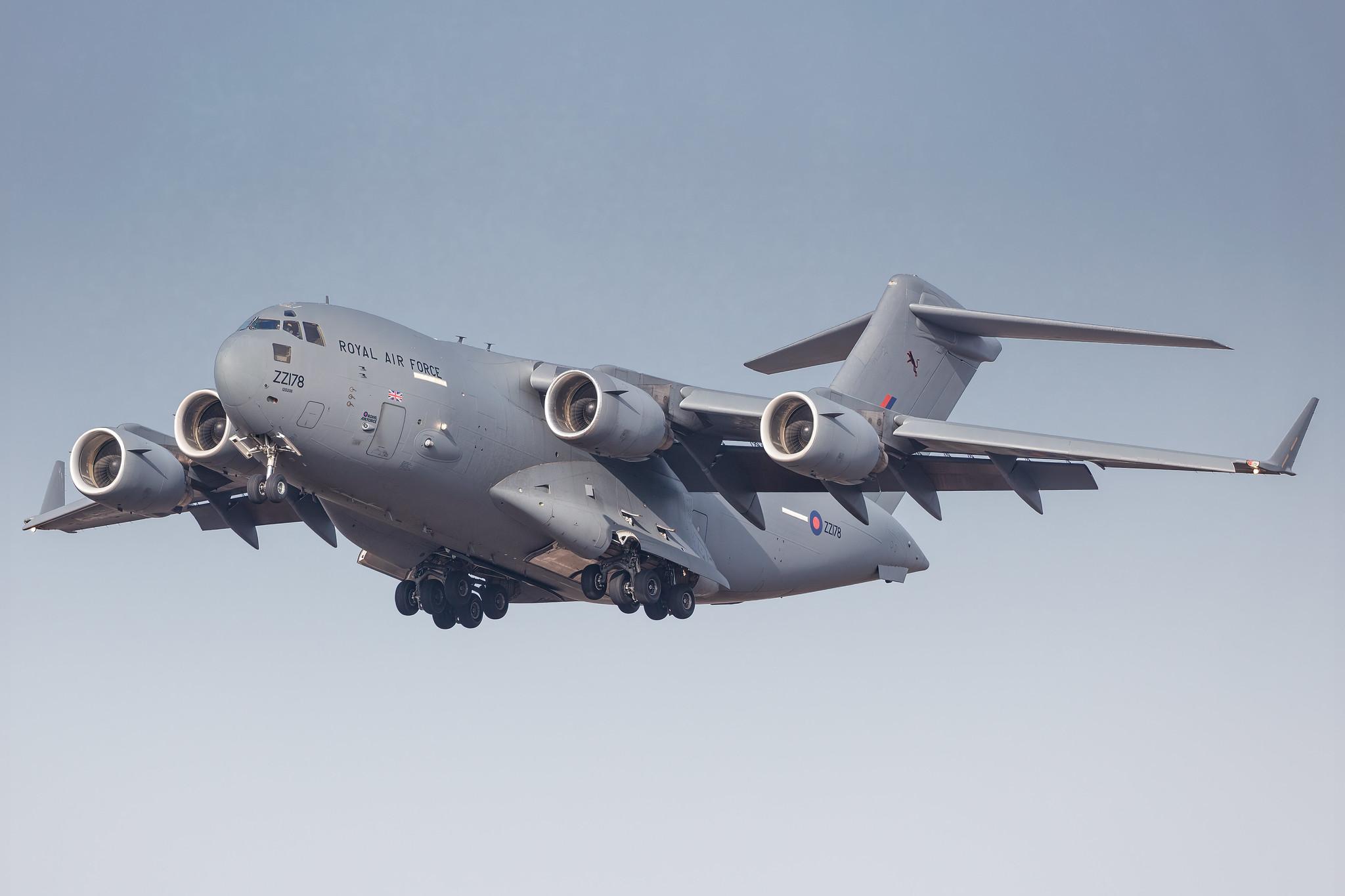 Hamburg Airport: Royal Air Force (RAF) |  Boeing C-17A Globemaster III C17 | ZZ178 | MSN 50246/UK-8