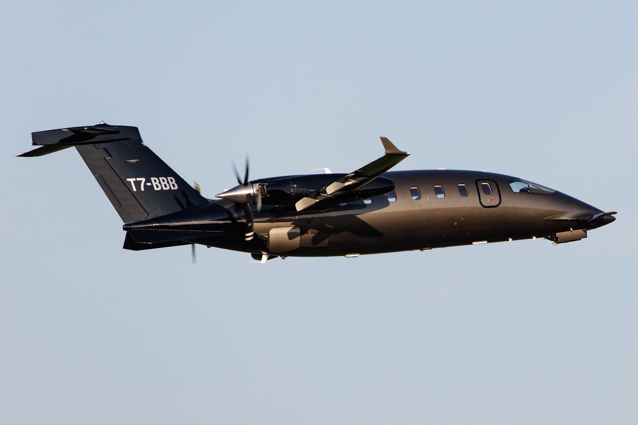 Hamburg Airport: Private Owner |  Piaggio P180 Avanti EVO P180 | T7-BBB | MSN 3007